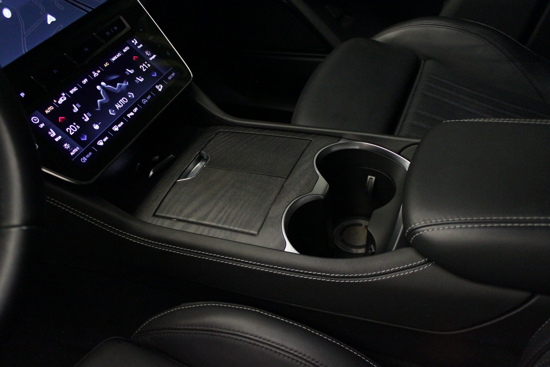 MASERATI Grecale 2.0 MHEV Modena Hybrid Automatica-image-19