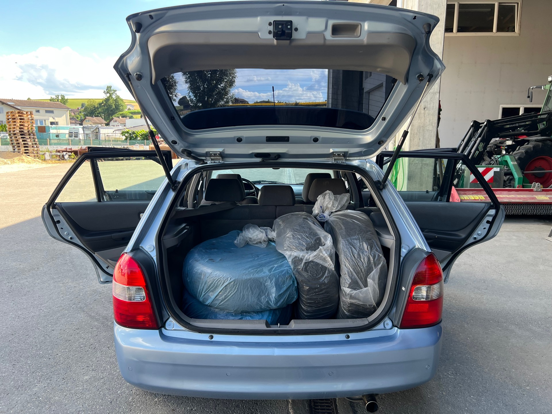 MAZDA 323 F 2.0i-16V GT-image-11