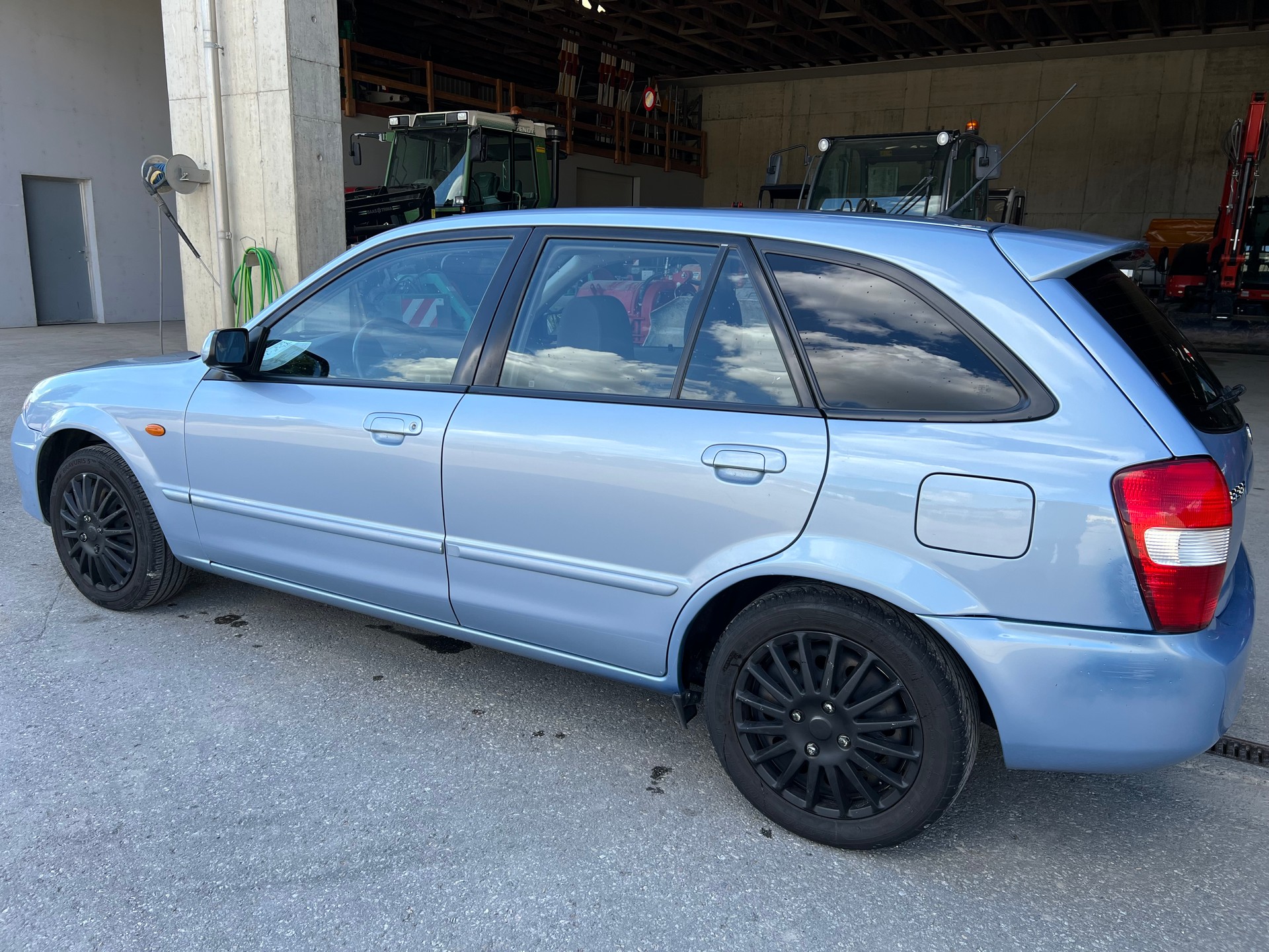 MAZDA 323 F 2.0i-16V GT-image-3