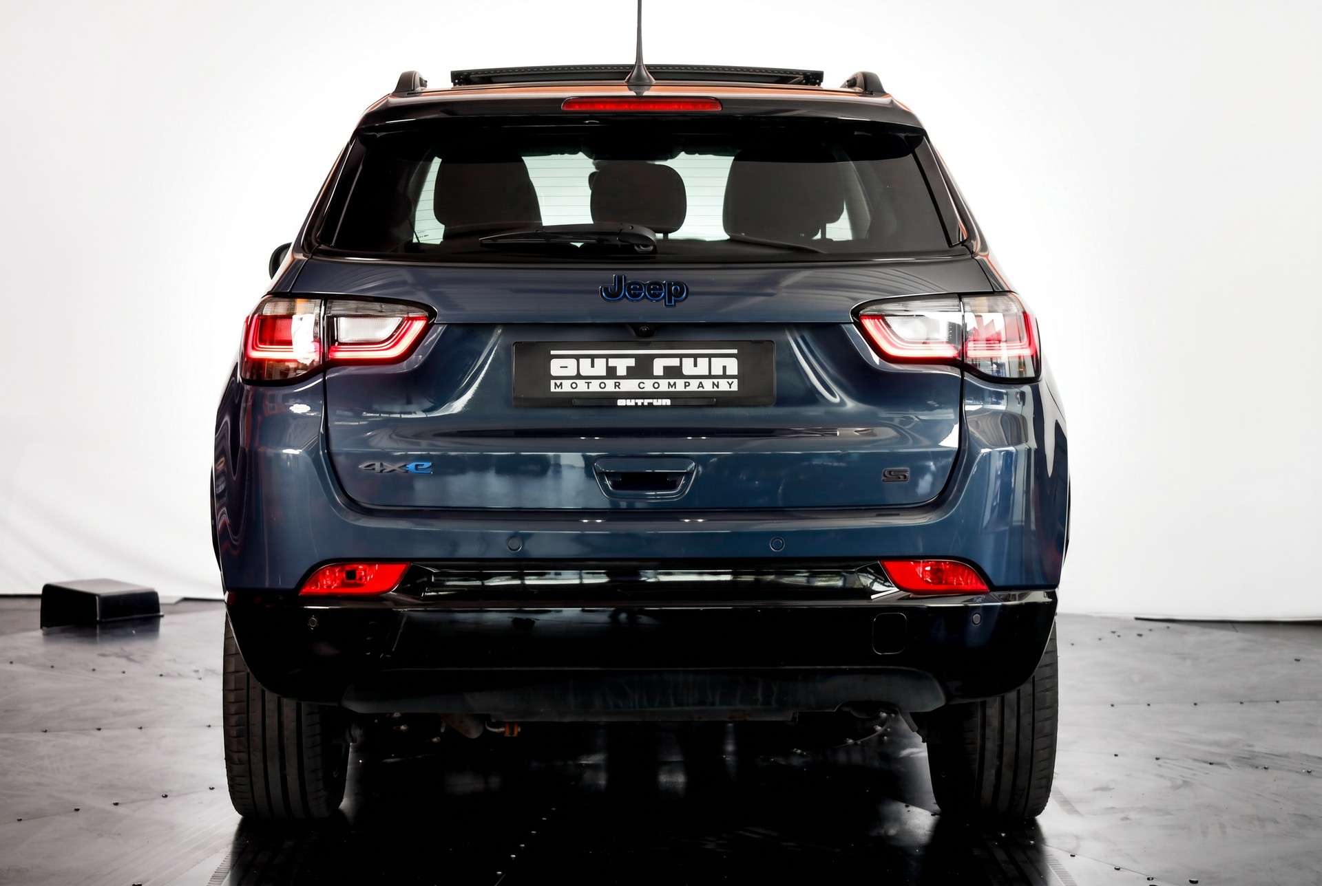 JEEP Compass 1.3 T PHEV S Sky AWD-showroom-element-2