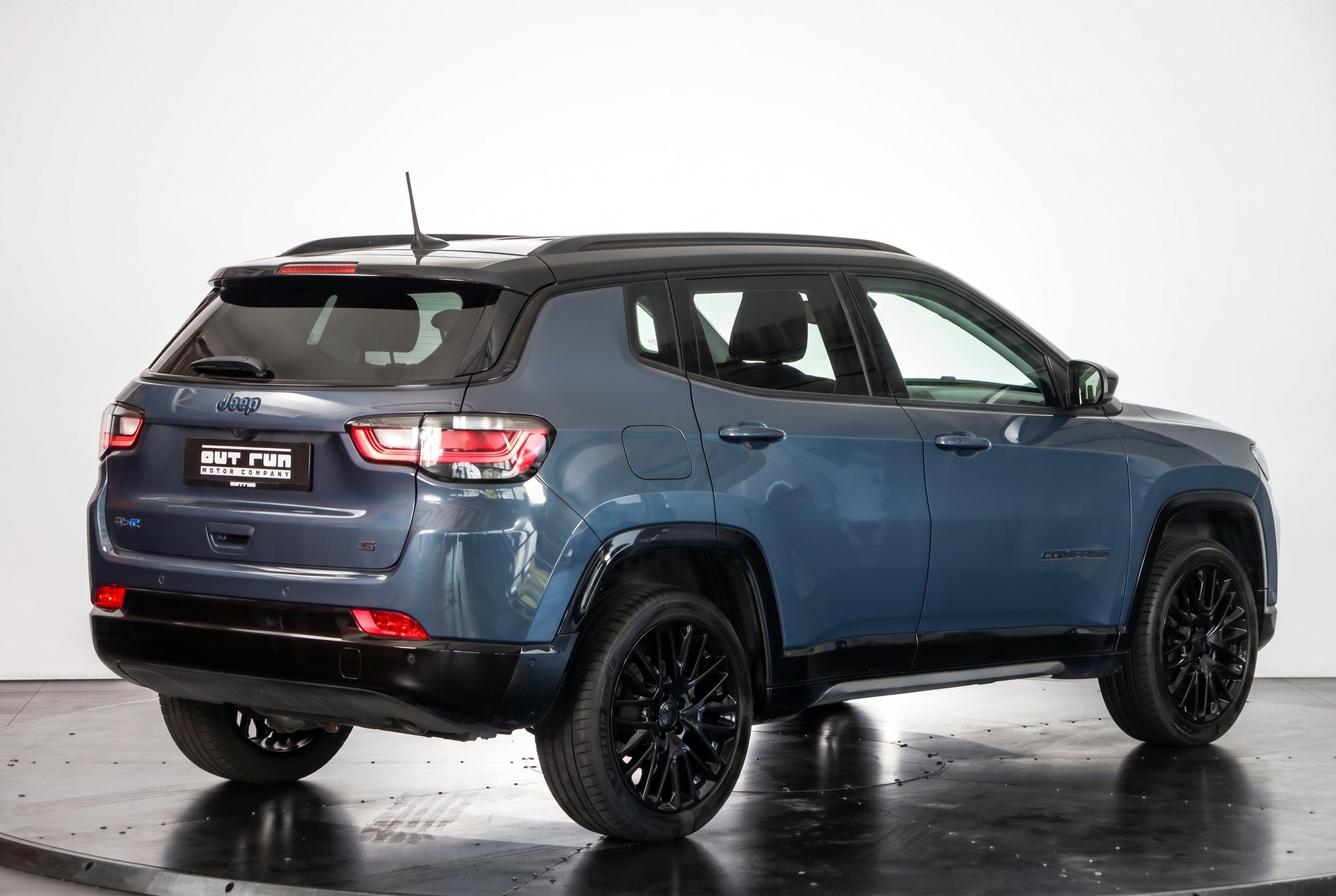JEEP Compass 1.3 T PHEV S Sky AWD-image-5