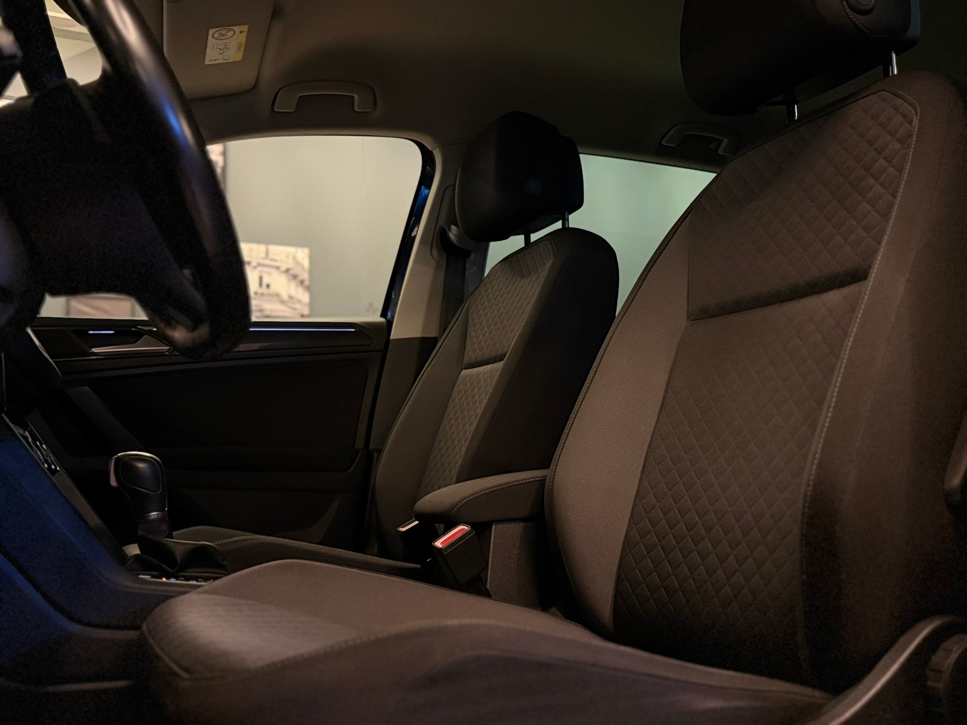 VW Tiguan 2.0 TDI SCR Comfortline 4Motion DSG-image-14