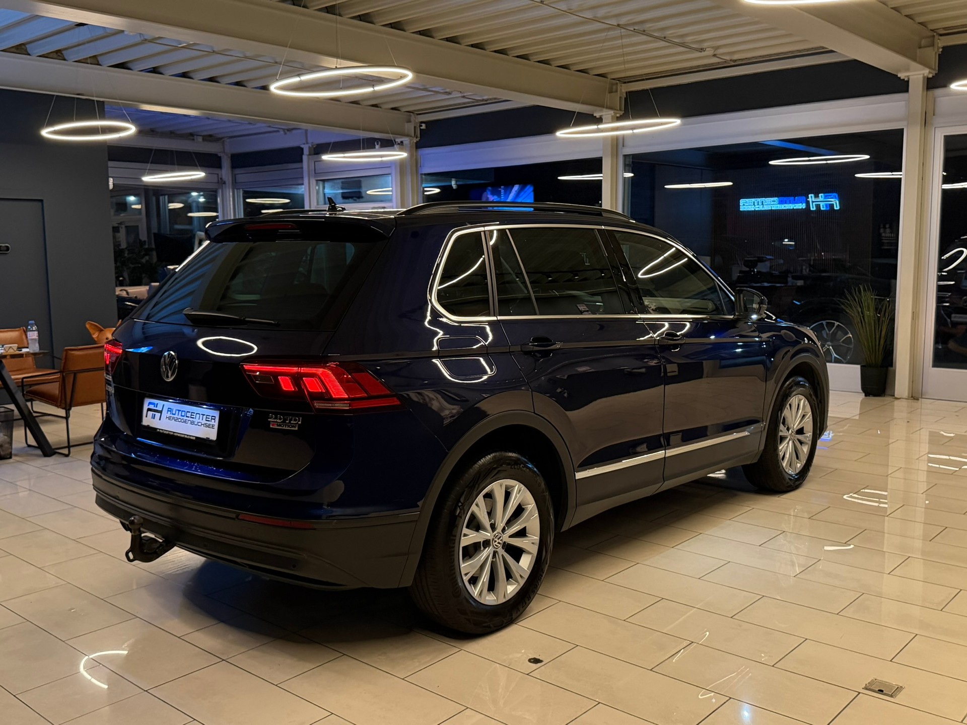 VW Tiguan 2.0 TDI SCR Comfortline 4Motion DSG-image-6