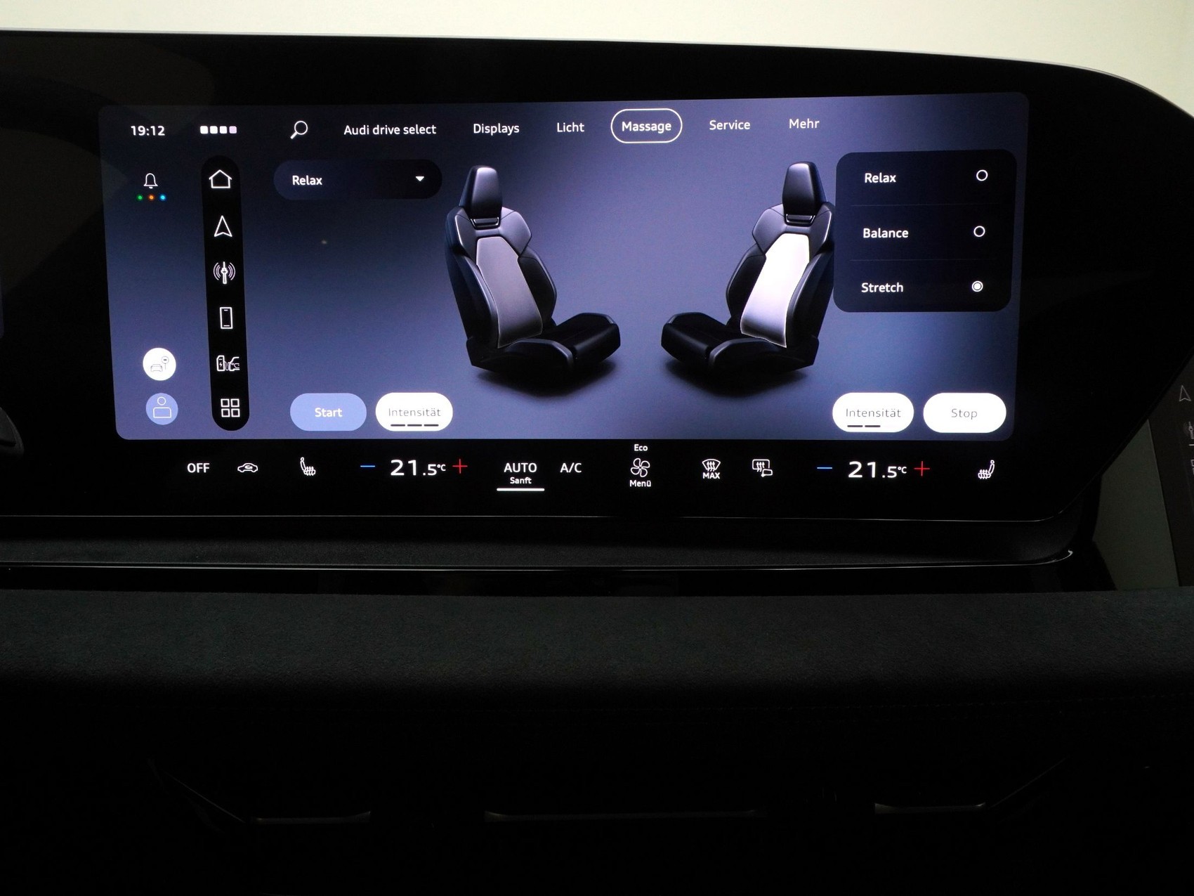 AUDI Q6 e-tron quattro S line-image-18