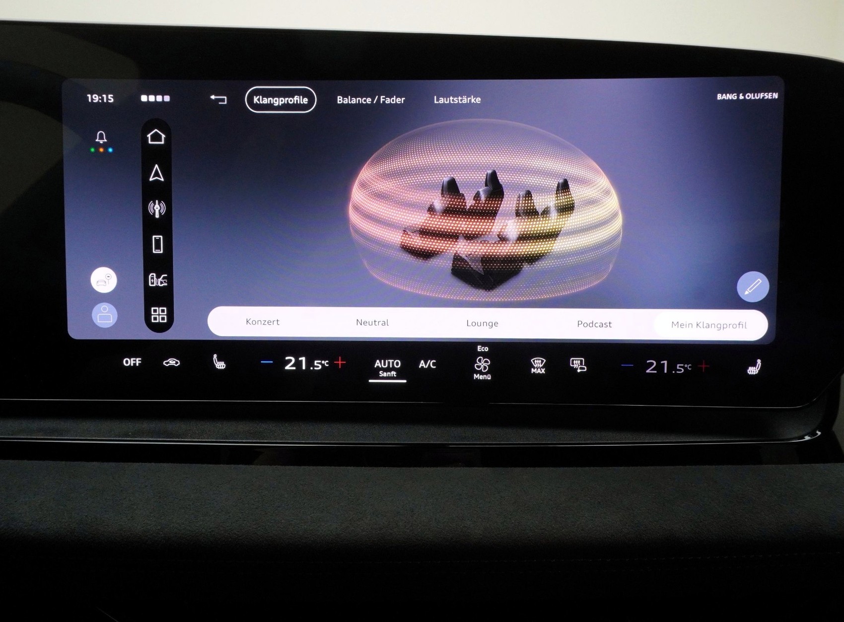 AUDI Q6 e-tron quattro S line-image-19