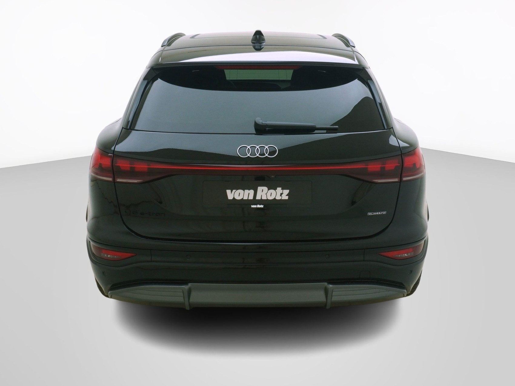 AUDI Q6 e-tron quattro S line-showroom-element-2