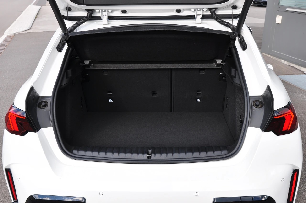 BMW 120 M Sport Pro Steptronic-image-11