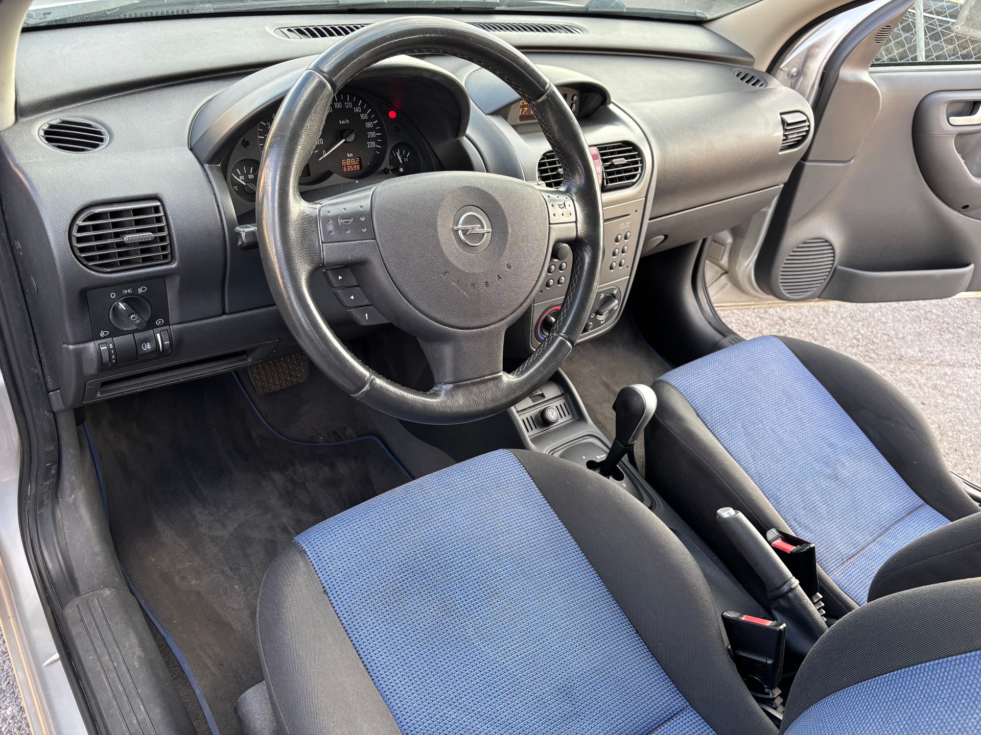 OPEL Corsa 1.4 TP Enjoy-image-9