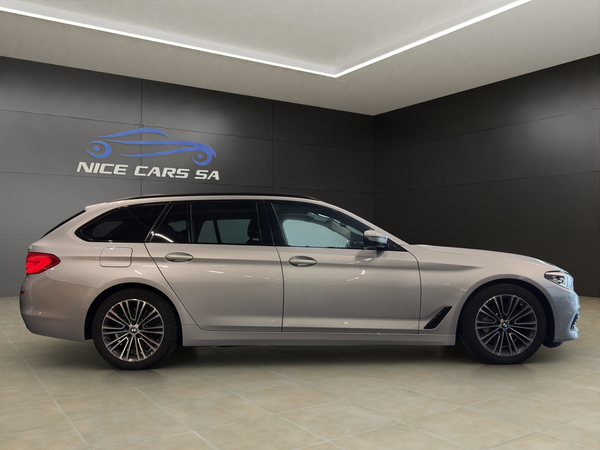 BMW 530d Touring Sport Line Steptronic-image-7