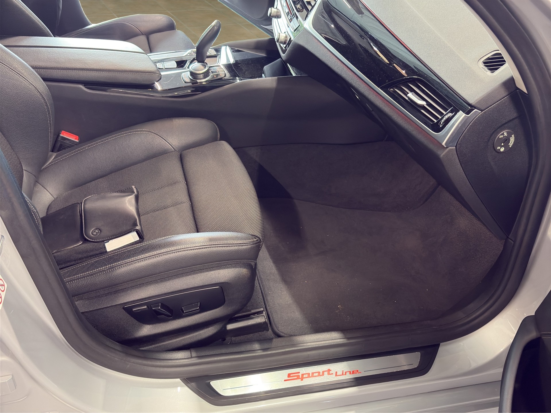 BMW 530d Touring Sport Line Steptronic-image-16