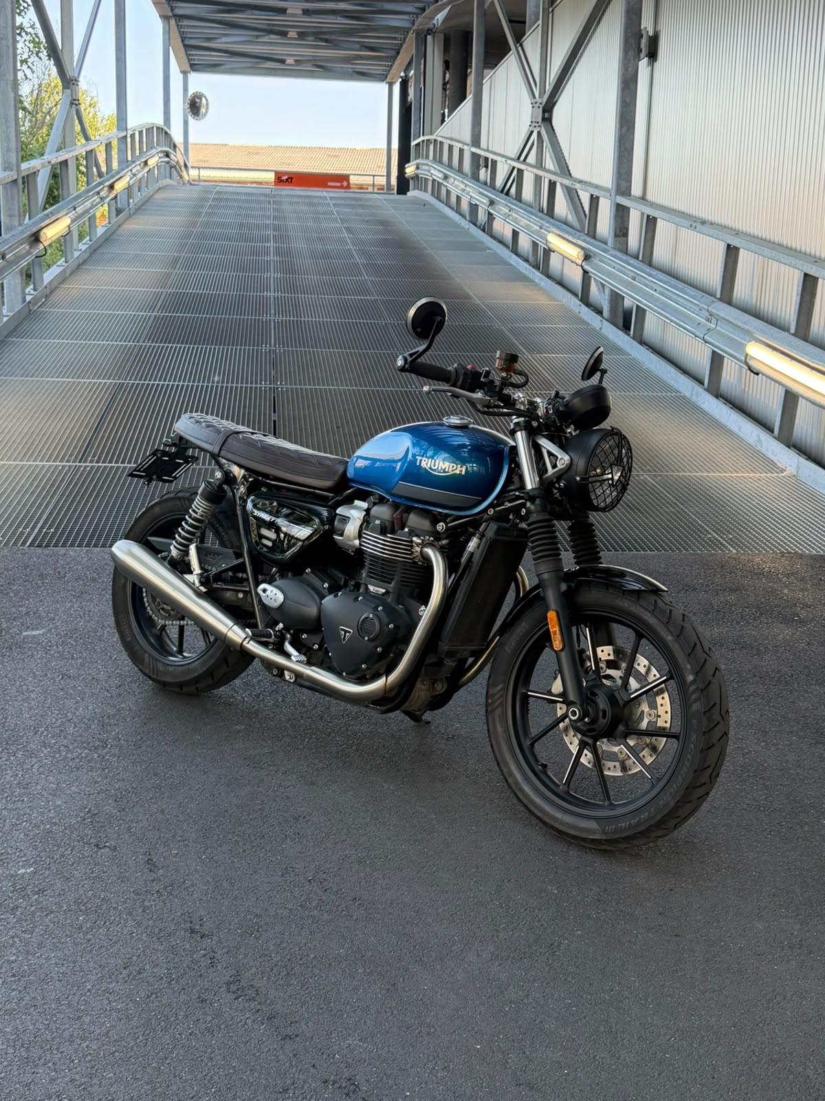 TRIUMPH Street Twin 900 Gold Line (35kW)-image-0