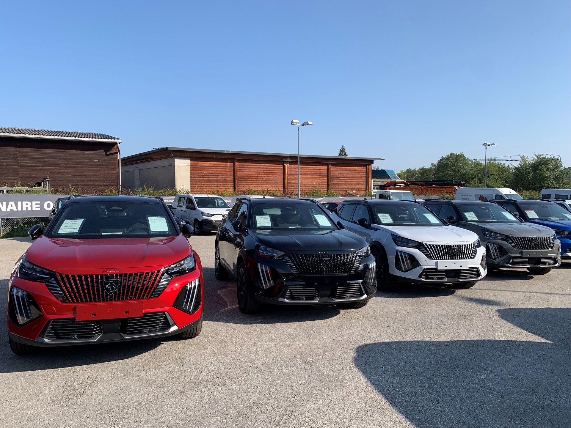 PEUGEOT 2008 1.2 145 MHEV GT Exclusive