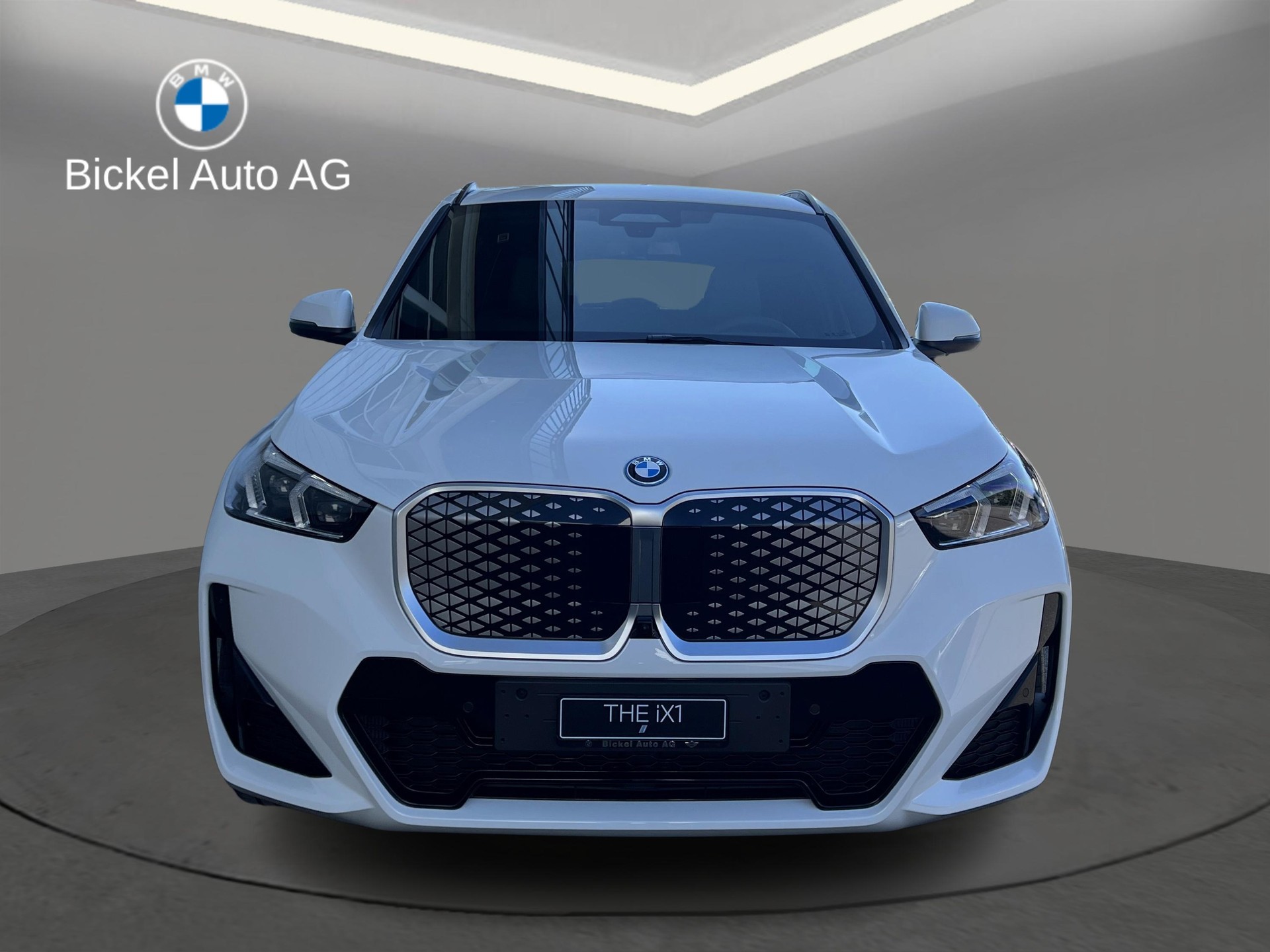 BMW iX1 eDrive 20 M Sport-image-4