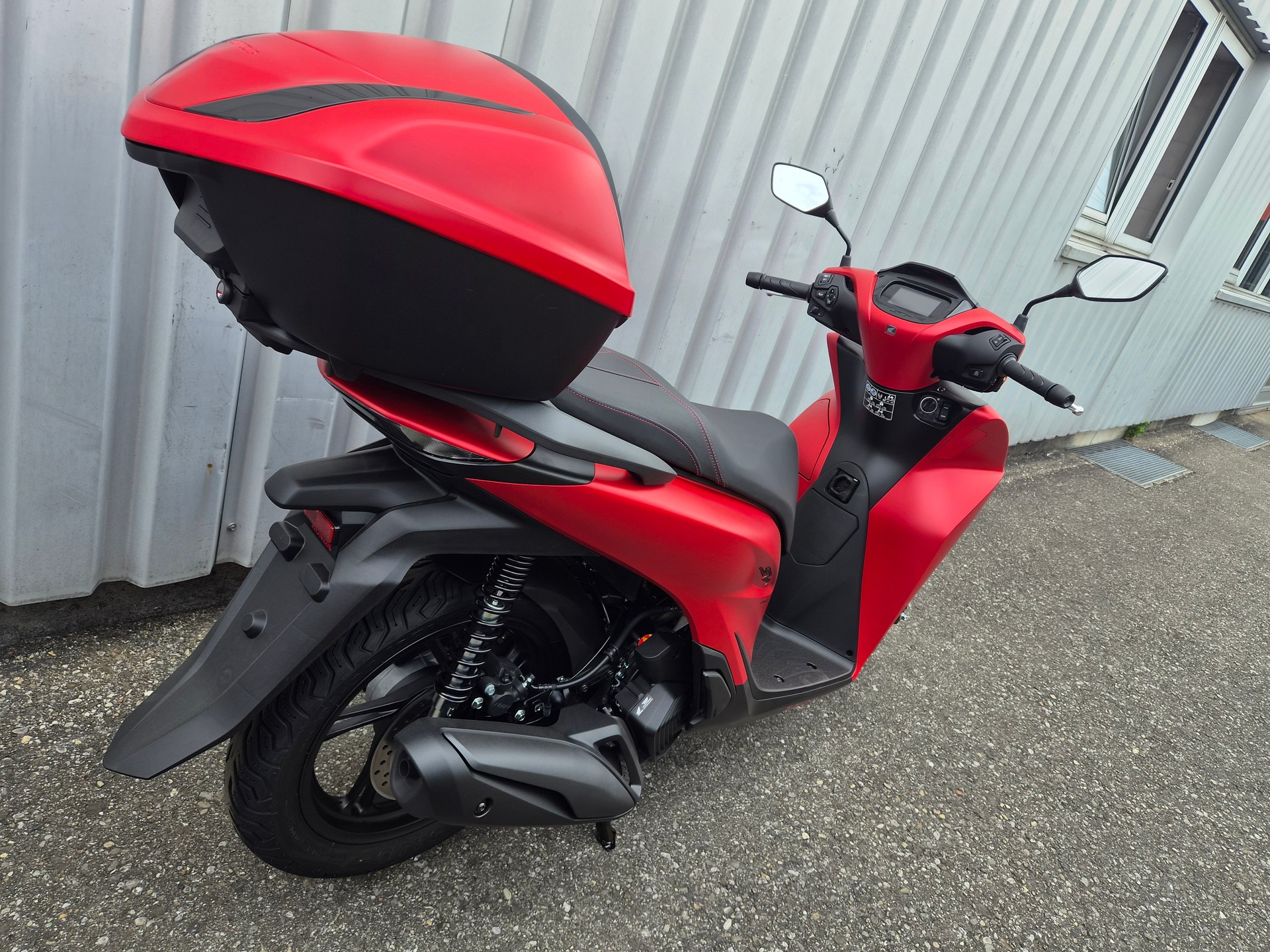 HONDA SH 150 INKL. TOP BOX-image-3