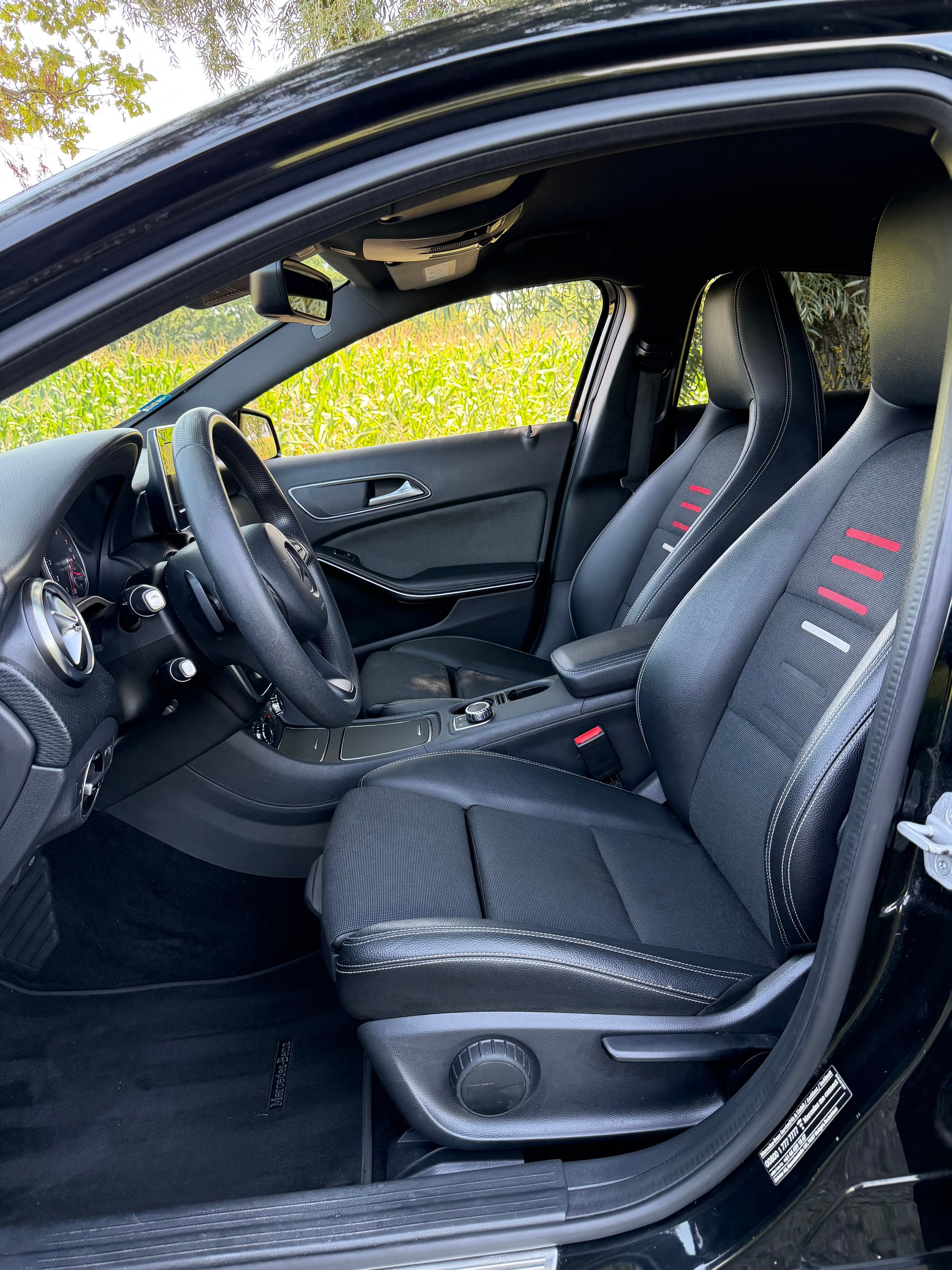 MERCEDES-BENZ A 180 7G-DCT-image-7