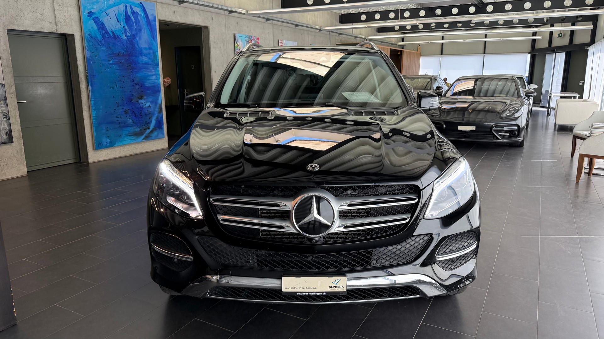 MERCEDES-BENZ GLE 350 d-showroom-element-3
