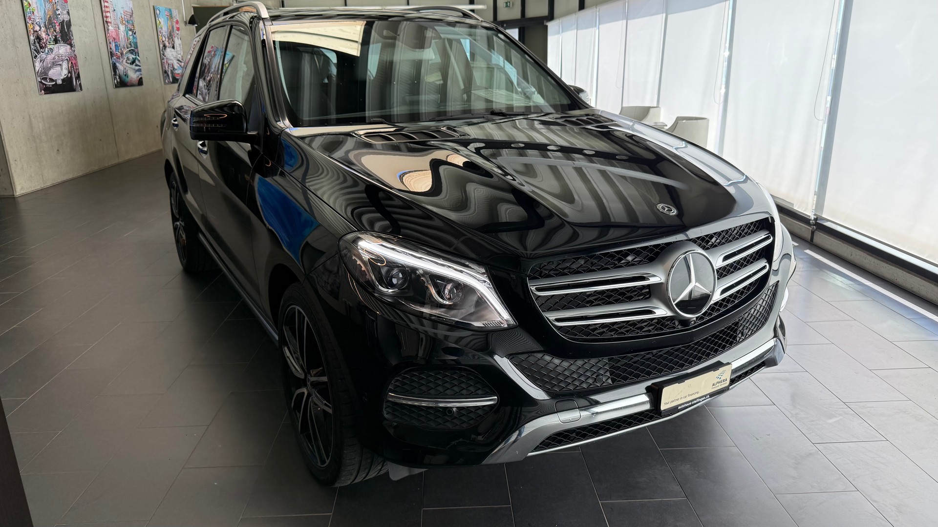 MERCEDES-BENZ GLE 350 d-showroom-element-1