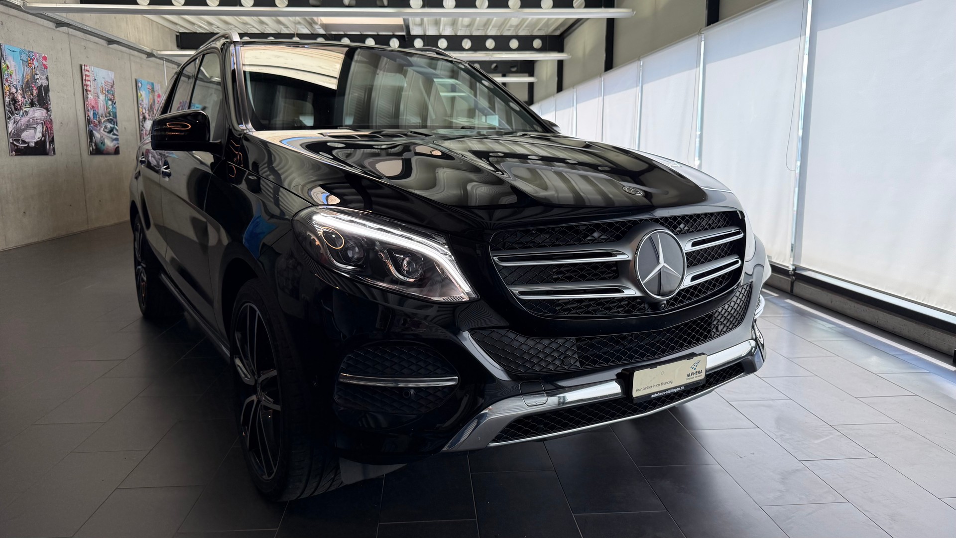 MERCEDES-BENZ GLE 350 d-showroom-element-2