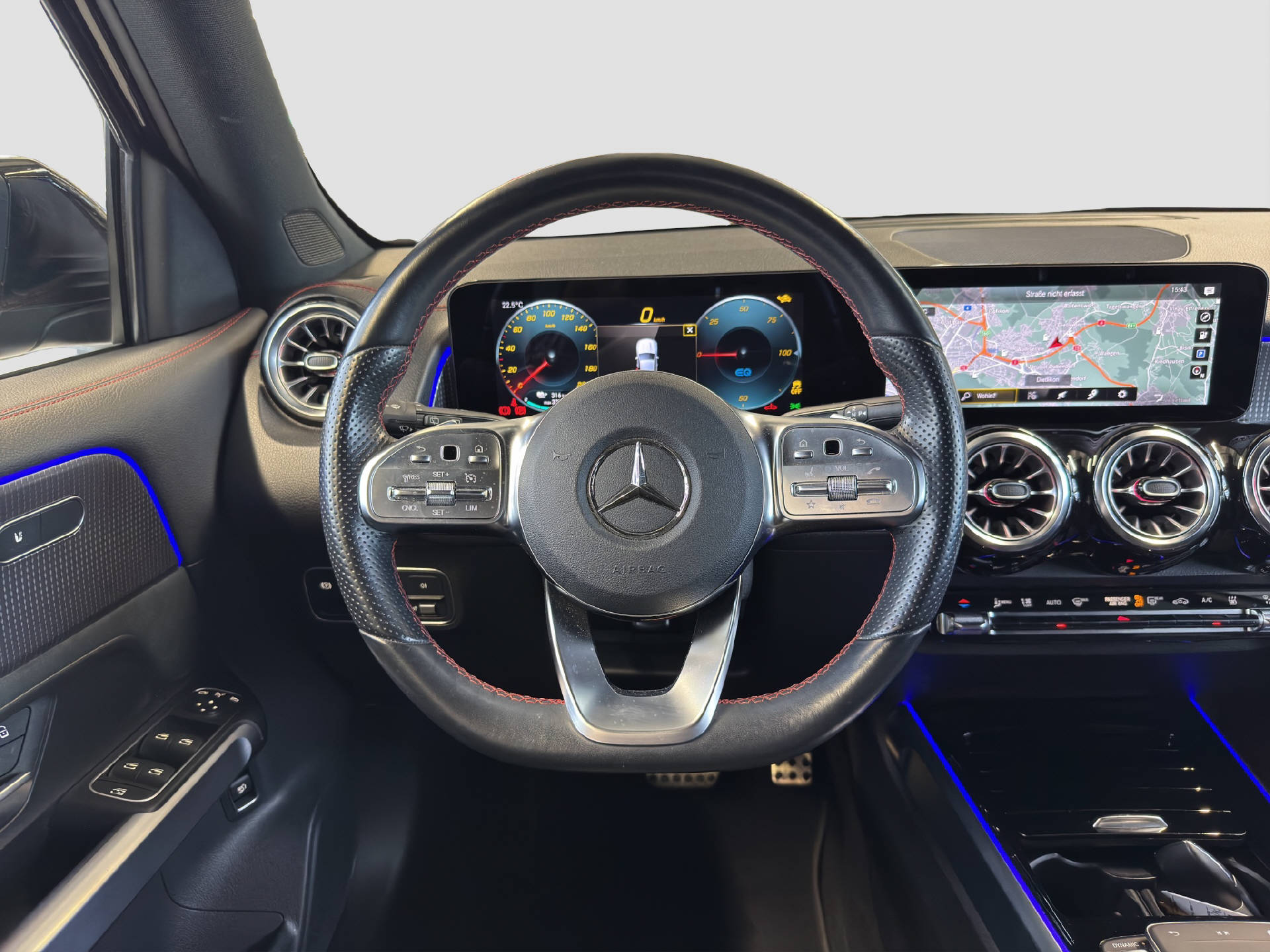 MERCEDES-BENZ EQB 300 AMG Line 4MATIC-image-9