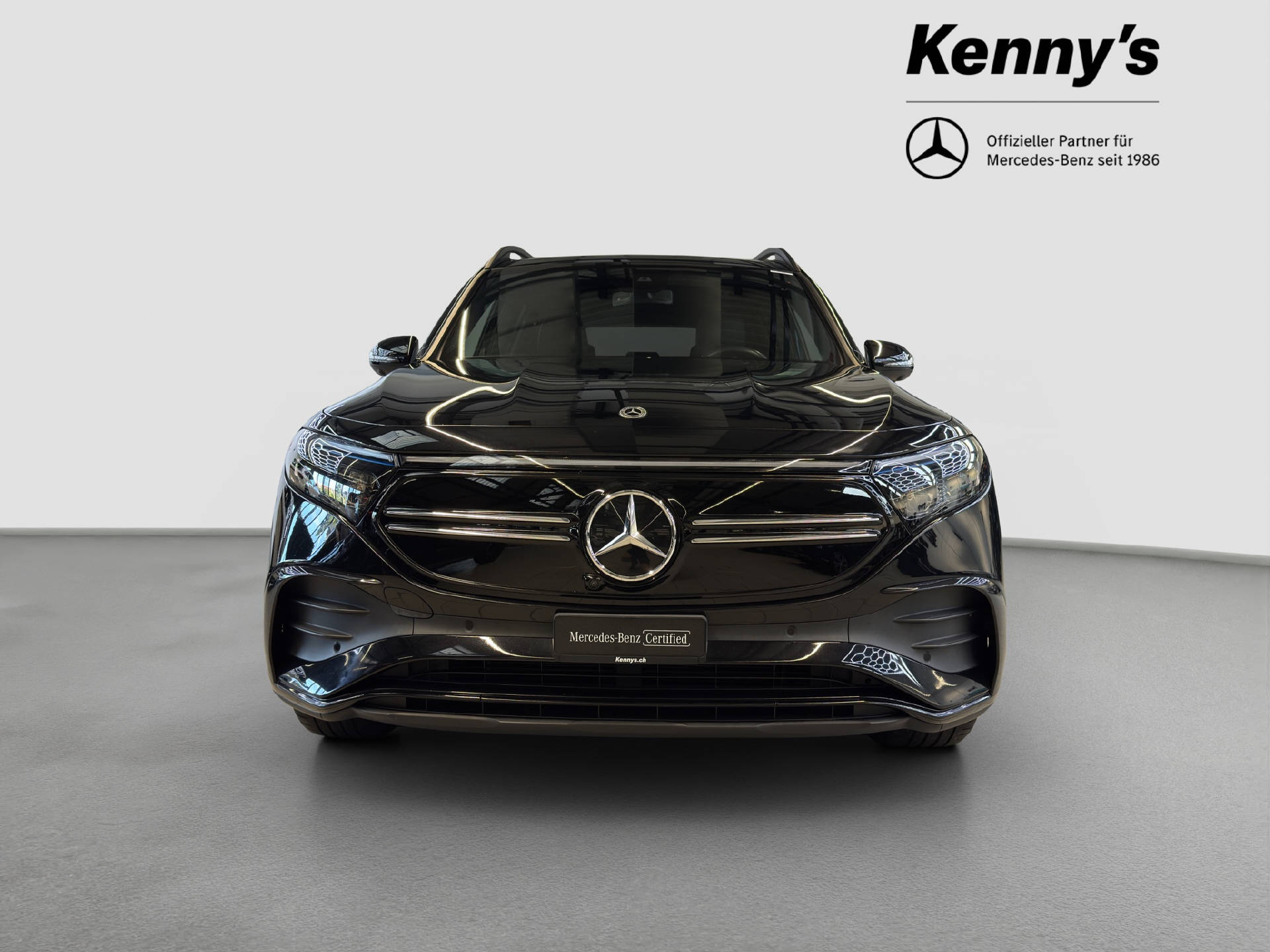 MERCEDES-BENZ EQB 300 AMG Line 4MATIC-showroom-element-2