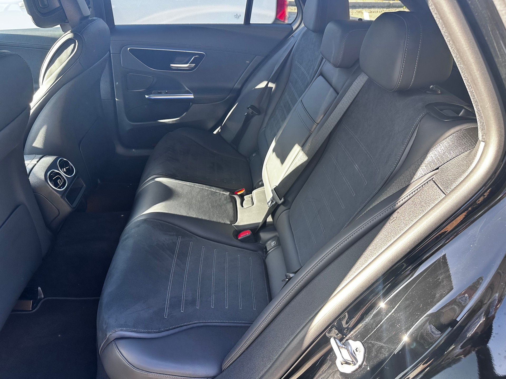 MERCEDES-BENZ C 300 AMG Line 4matic Kombi-image-11