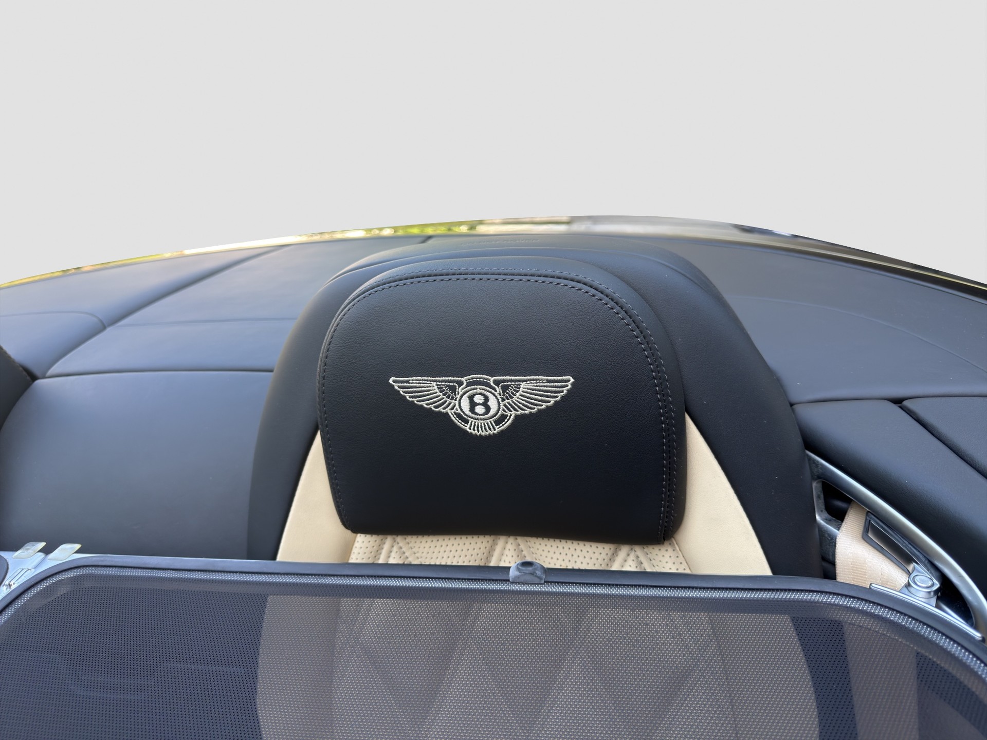 BENTLEY Continental GTC 4.0 V8 Mulliner-image-9