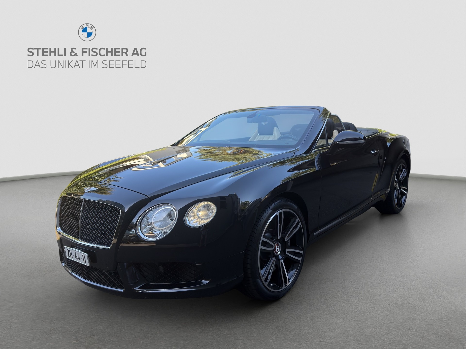 BENTLEY Continental GTC 4.0 V8 Mulliner-showroom-element-1