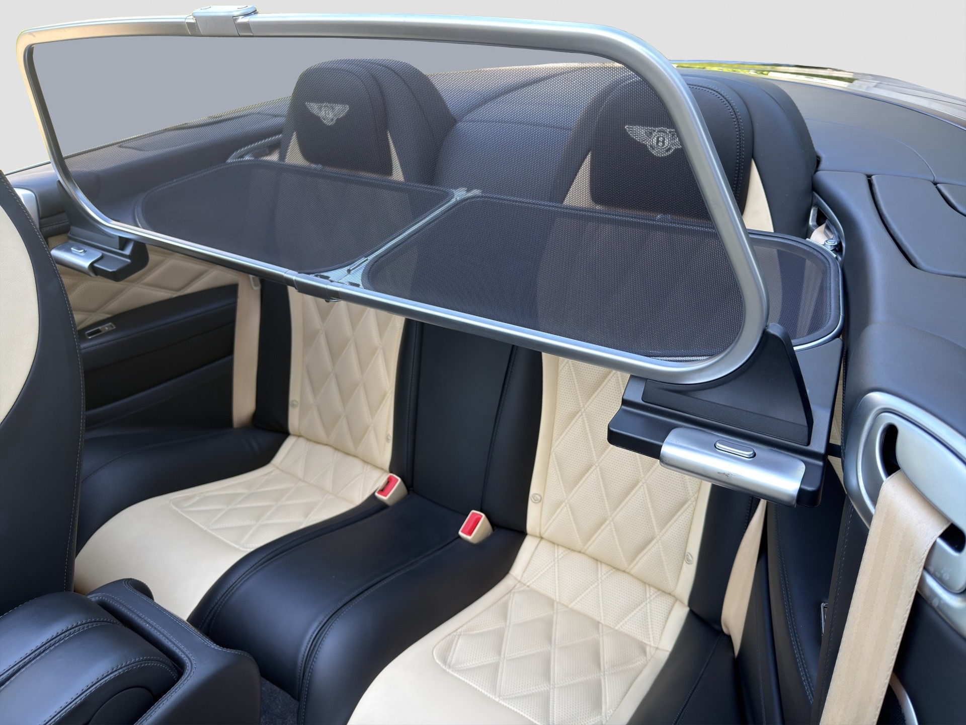 BENTLEY Continental GTC 4.0 V8 Mulliner-image-8