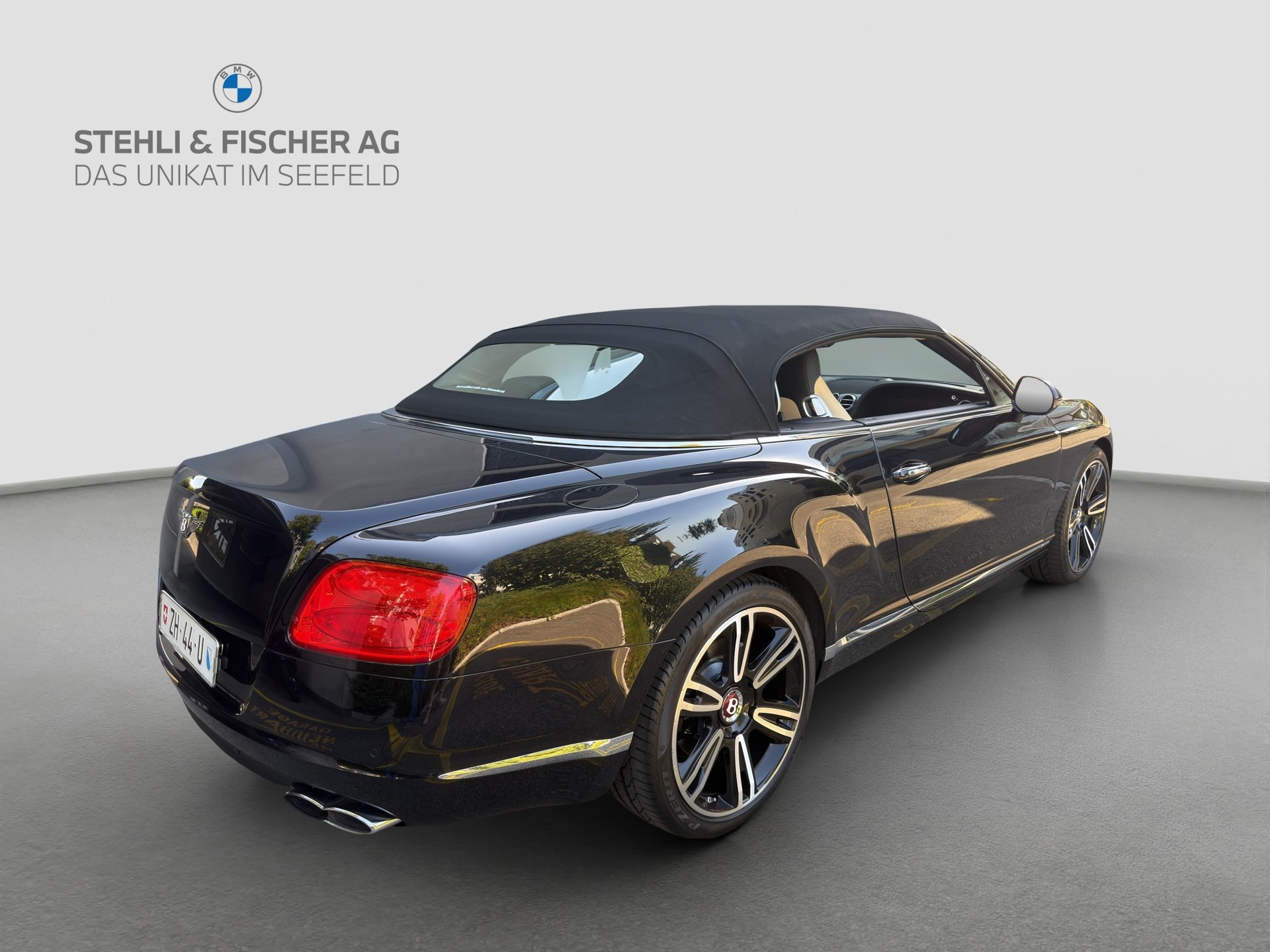 BENTLEY Continental GTC 4.0 V8 Mulliner-showroom-element-3