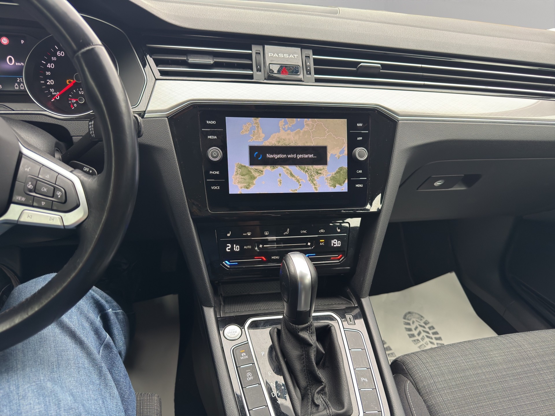 VW Passat 2.0 TDI BMT Business 4Motion DSG-image-8