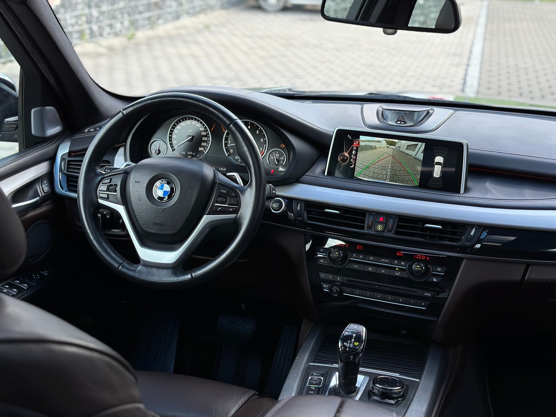 BMW X5 xDrive 50i Steptronic-image-14
