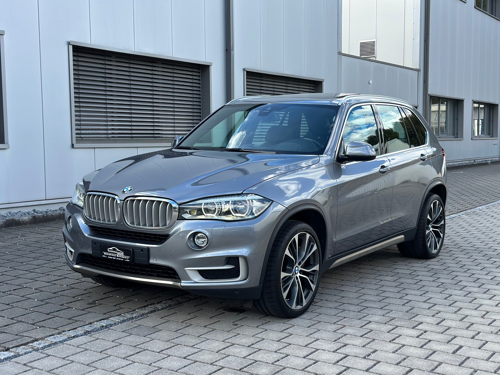 BMW X5 xDrive 50i Steptronic-image-1