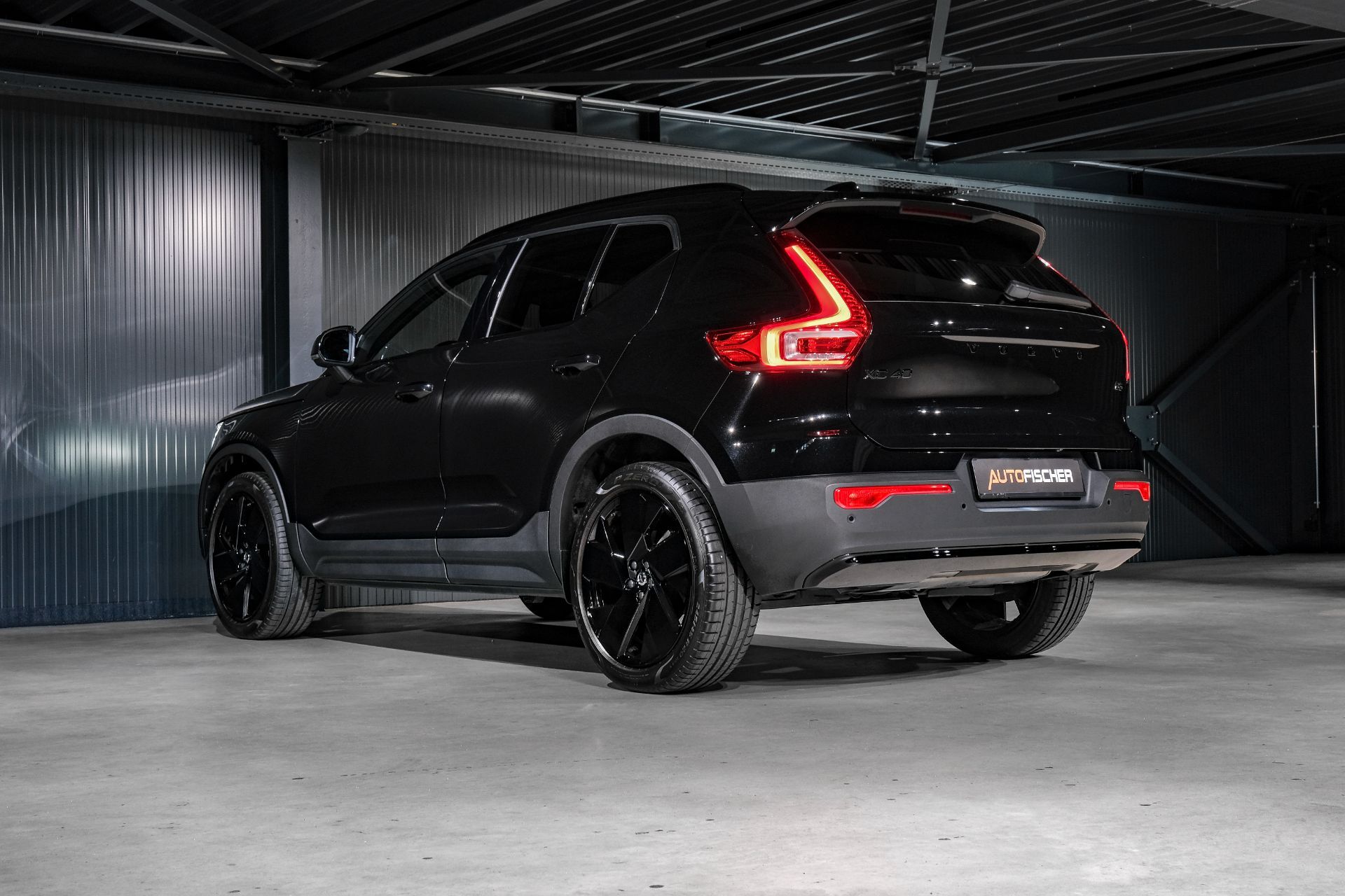 VOLVO XC40 B3 Benzin Mild Hybrid Plus Black Edition DCT-image-7