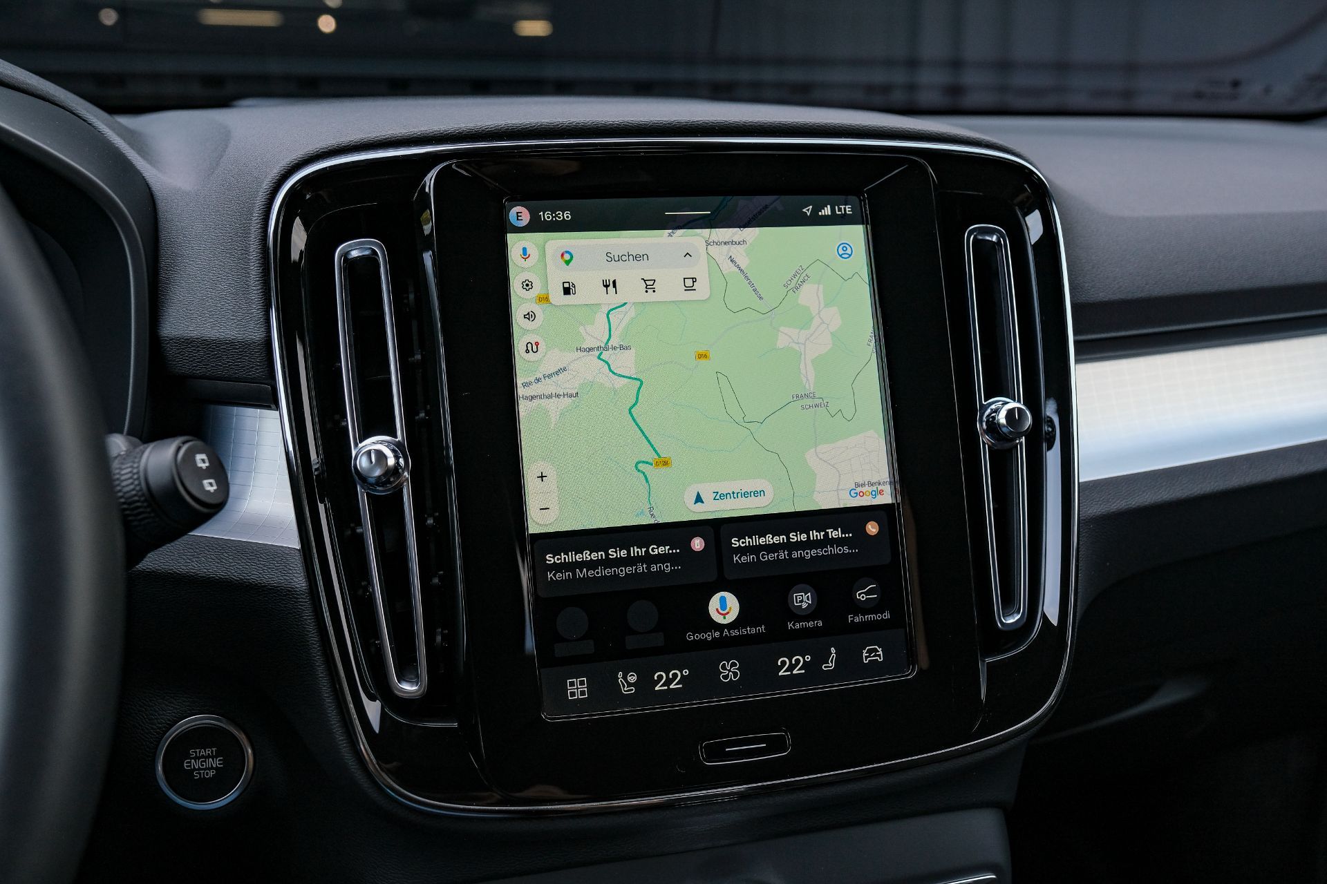 VOLVO XC40 B3 Benzin Mild Hybrid Plus Black Edition DCT-image-17