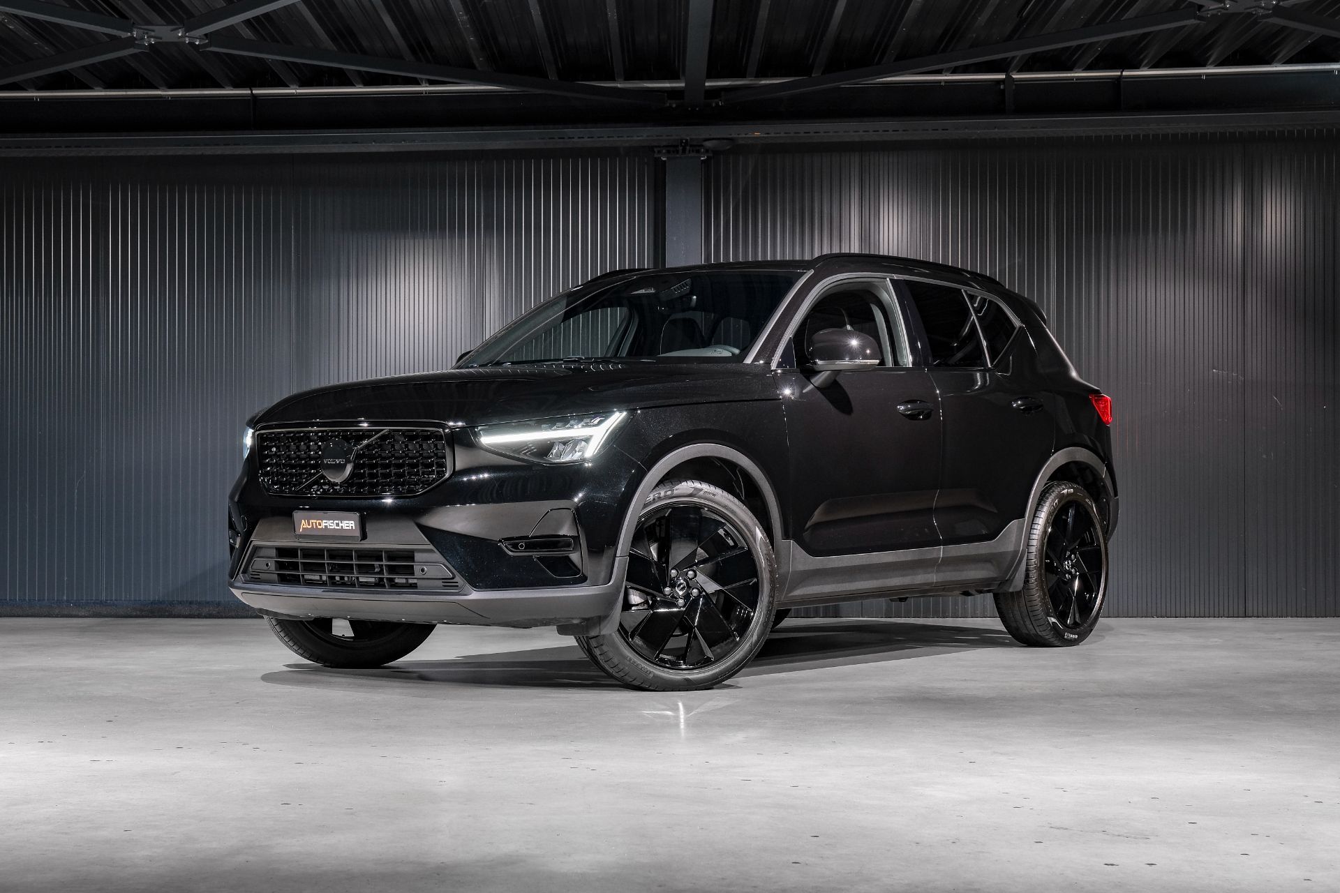 VOLVO XC40 B3 Benzin Mild Hybrid Plus Black Edition DCT