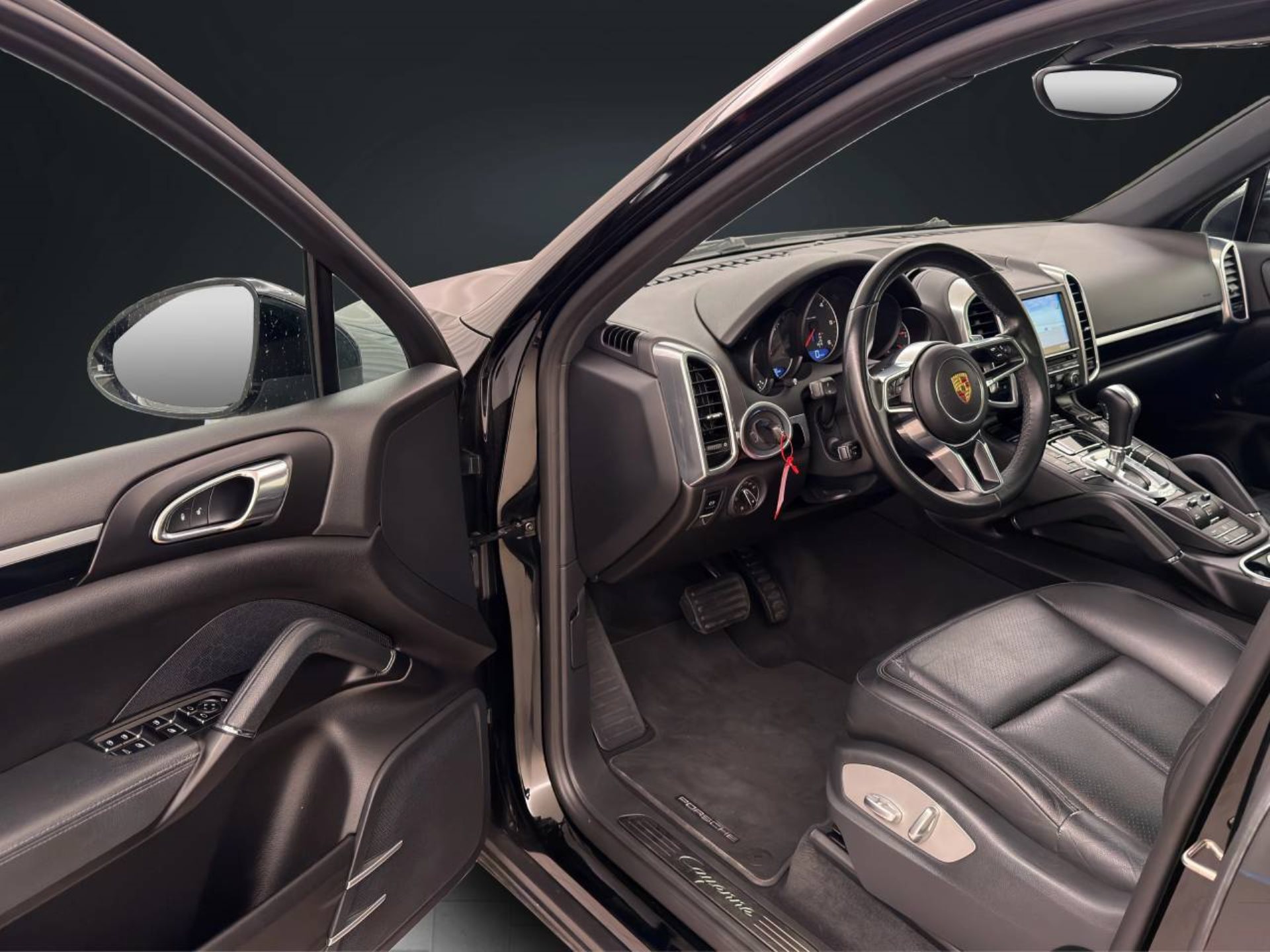 PORSCHE Cayenne Diesel-showroom-element-3
