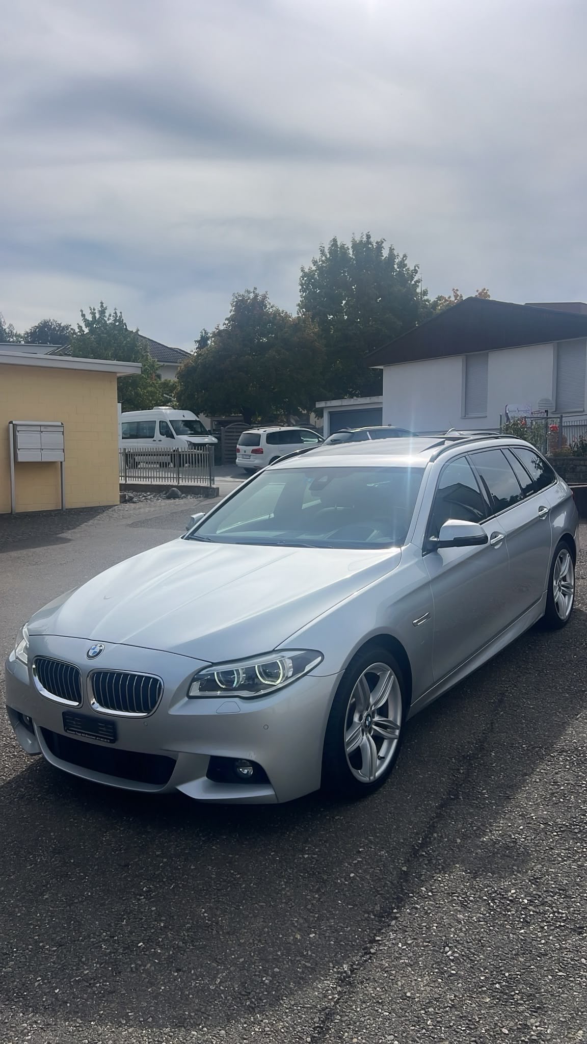 BMW 530d Touring xDrive Modern Line Steptronic-image-5