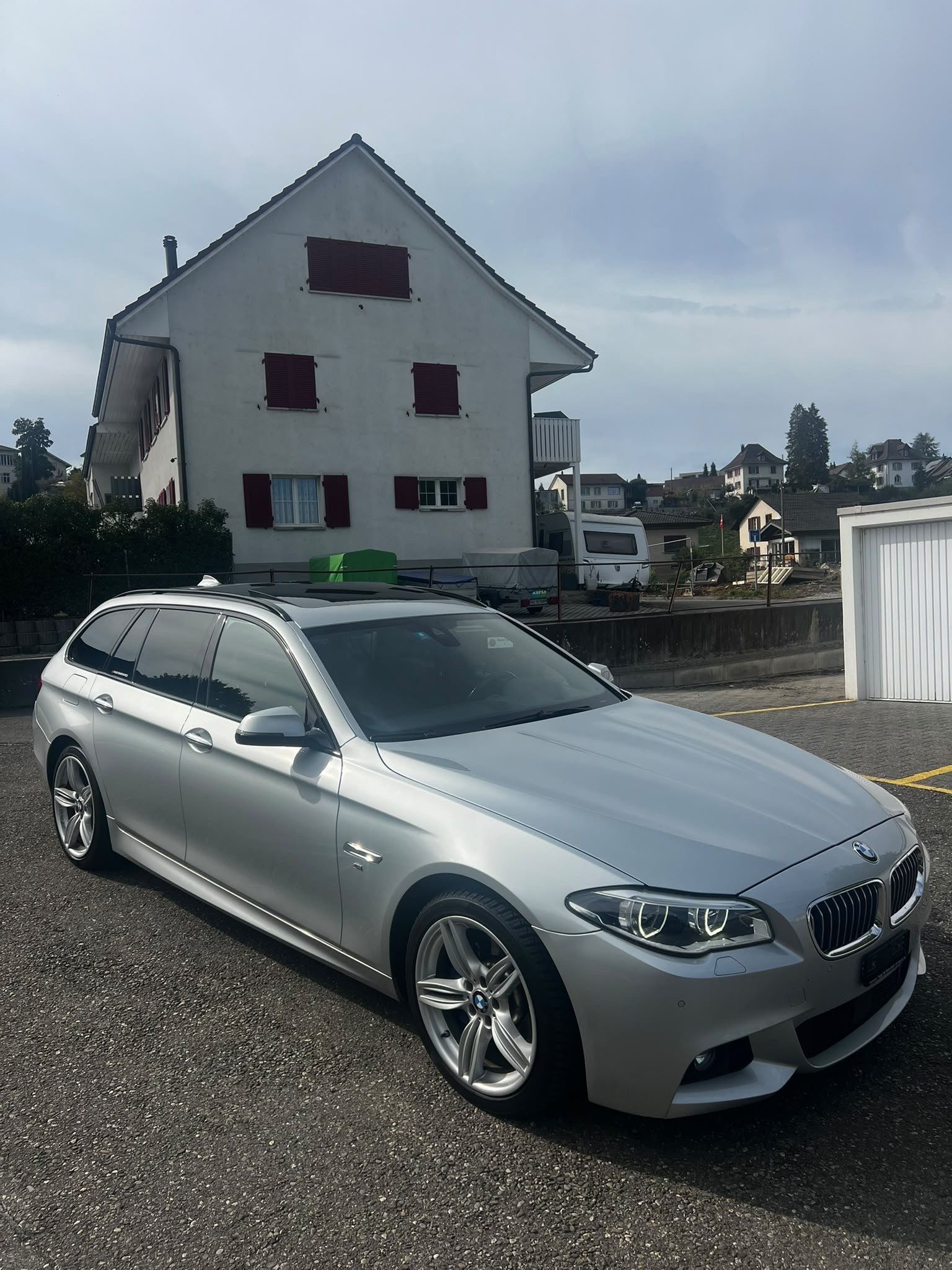 BMW 530d Touring xDrive Modern Line Steptronic-image-7