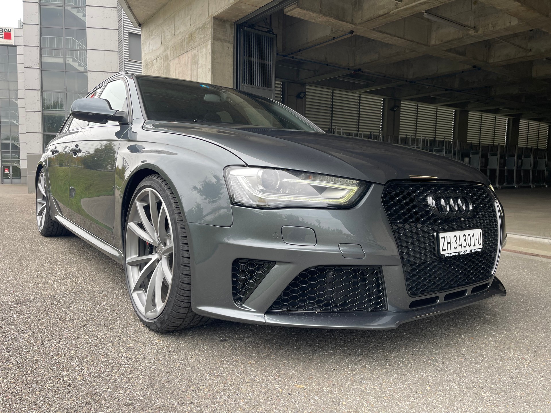 AUDI RS4 Avant 4.2 V8 FSI quattro S-Tronic