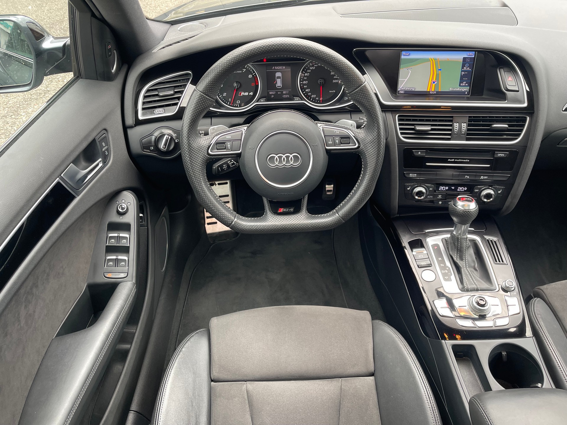AUDI RS4 Avant 4.2 V8 FSI quattro S-Tronic-image-8