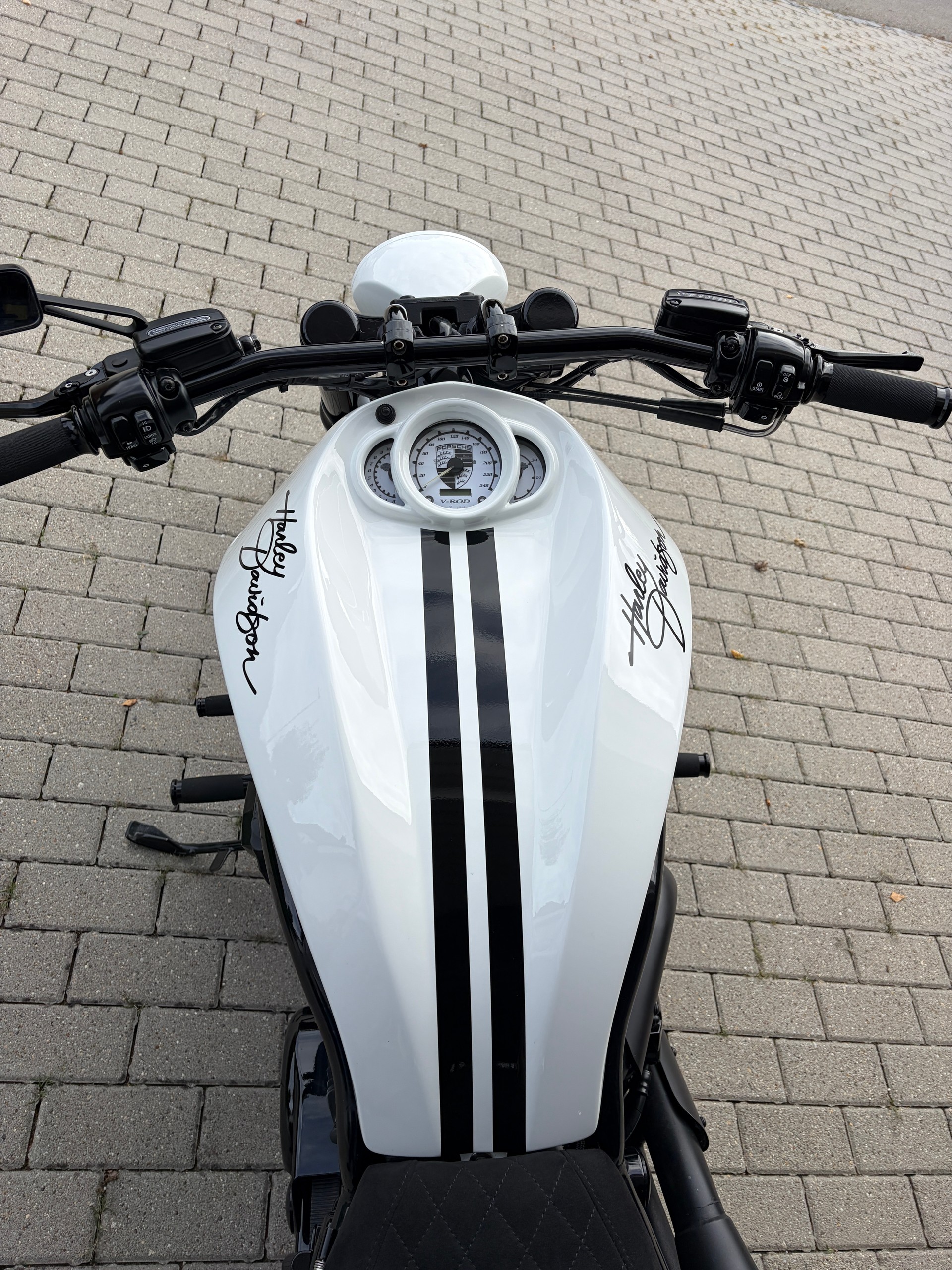 HARLEY-DAVIDSON VRSCDX Night Rod Special-image-4