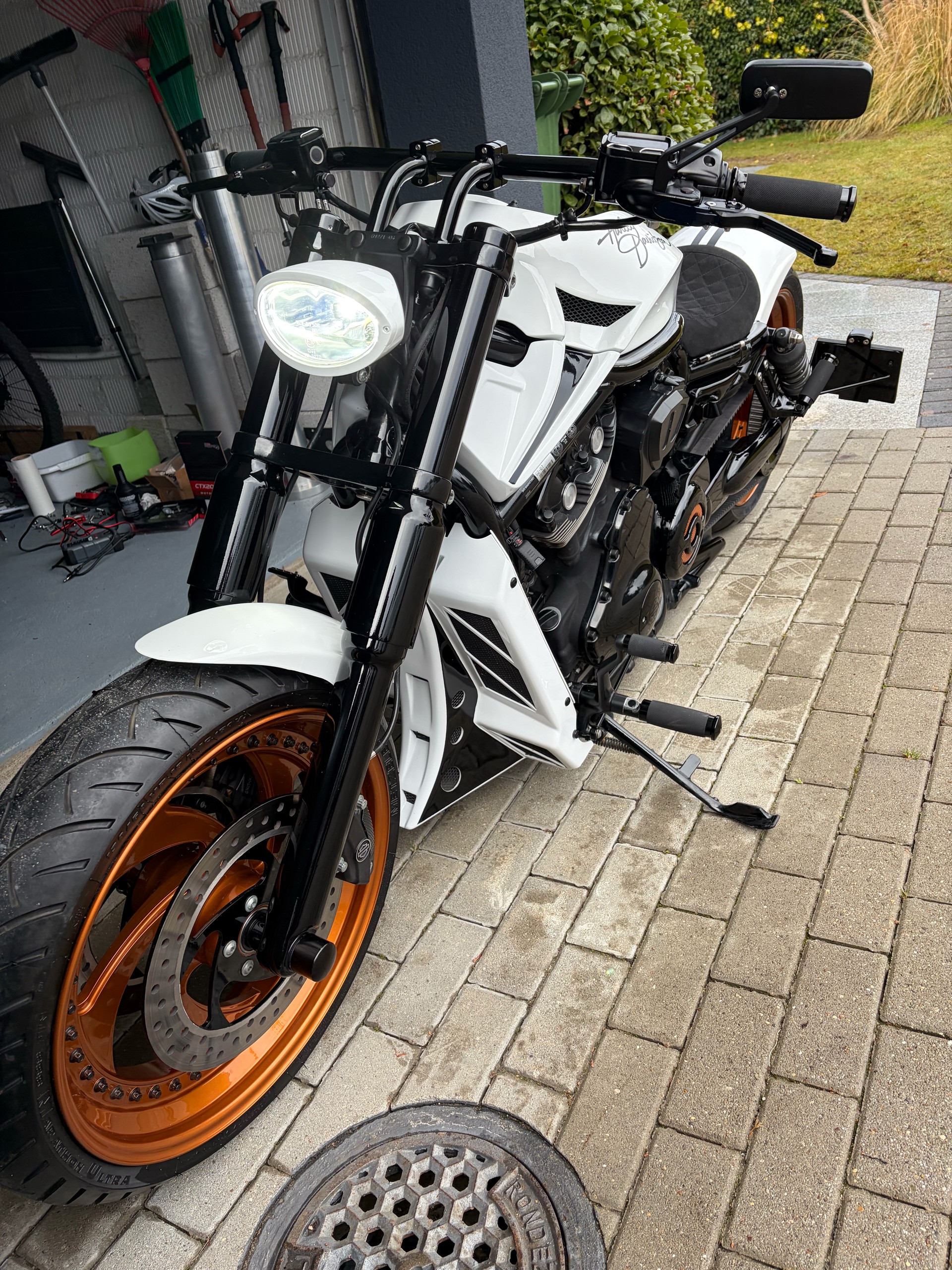 HARLEY-DAVIDSON VRSCDX Night Rod Special-image-8