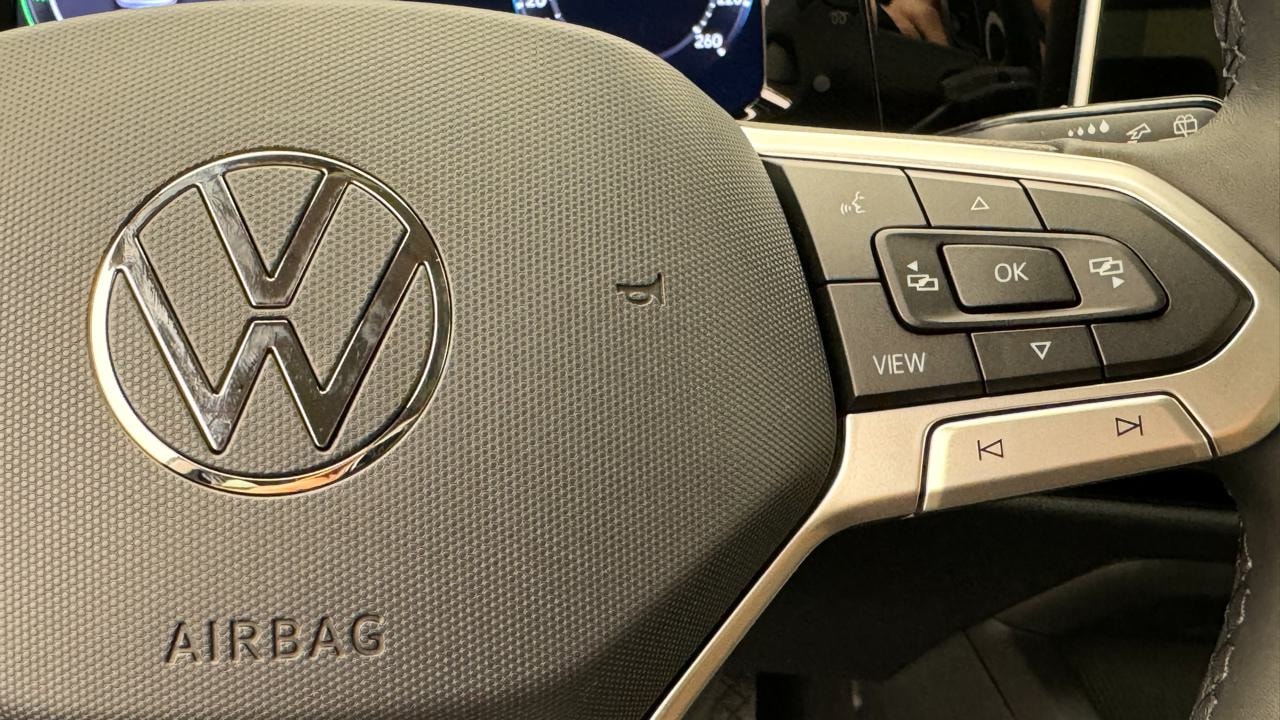VW Golf 1.5 TSI PHEV Edition-image-9