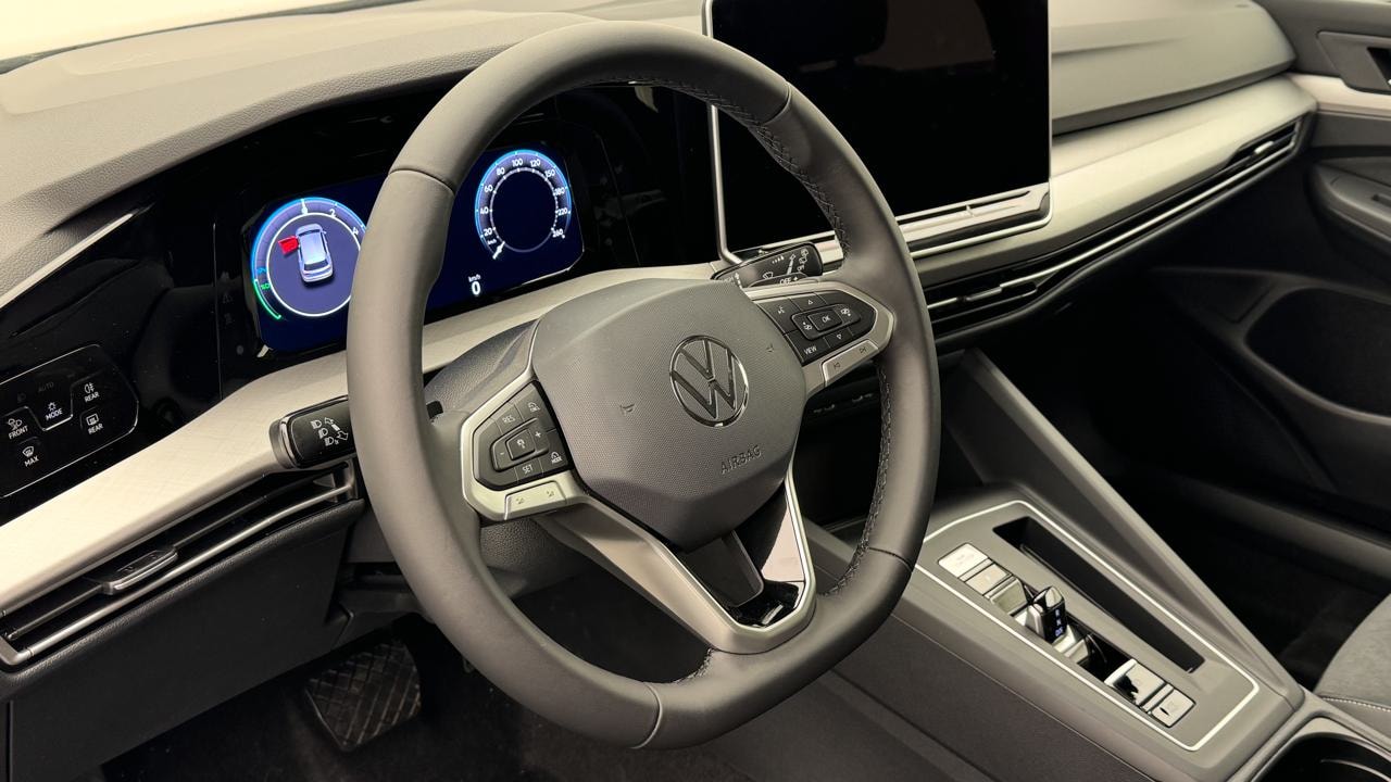 VW Golf 1.5 TSI PHEV Edition-image-6