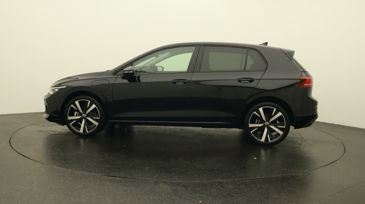 VW Golf 1.5 TSI PHEV Edition-showroom-element-1