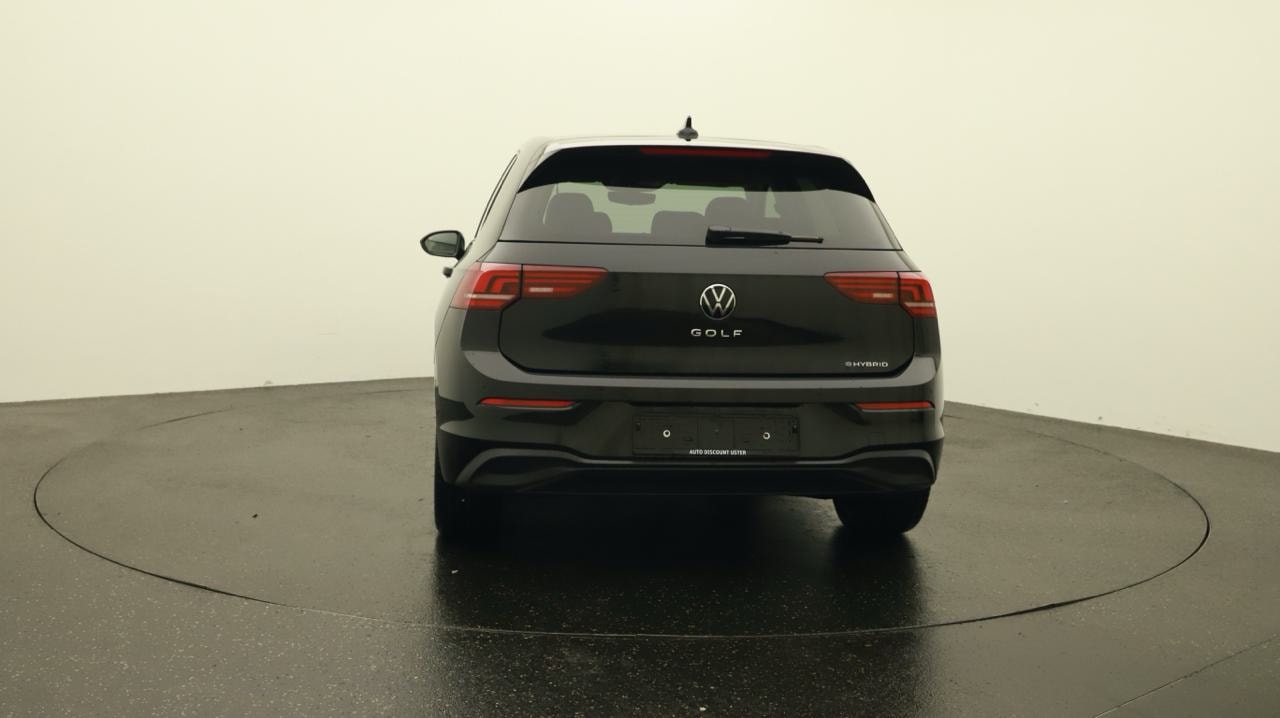 VW Golf 1.5 TSI PHEV Edition-showroom-element-3