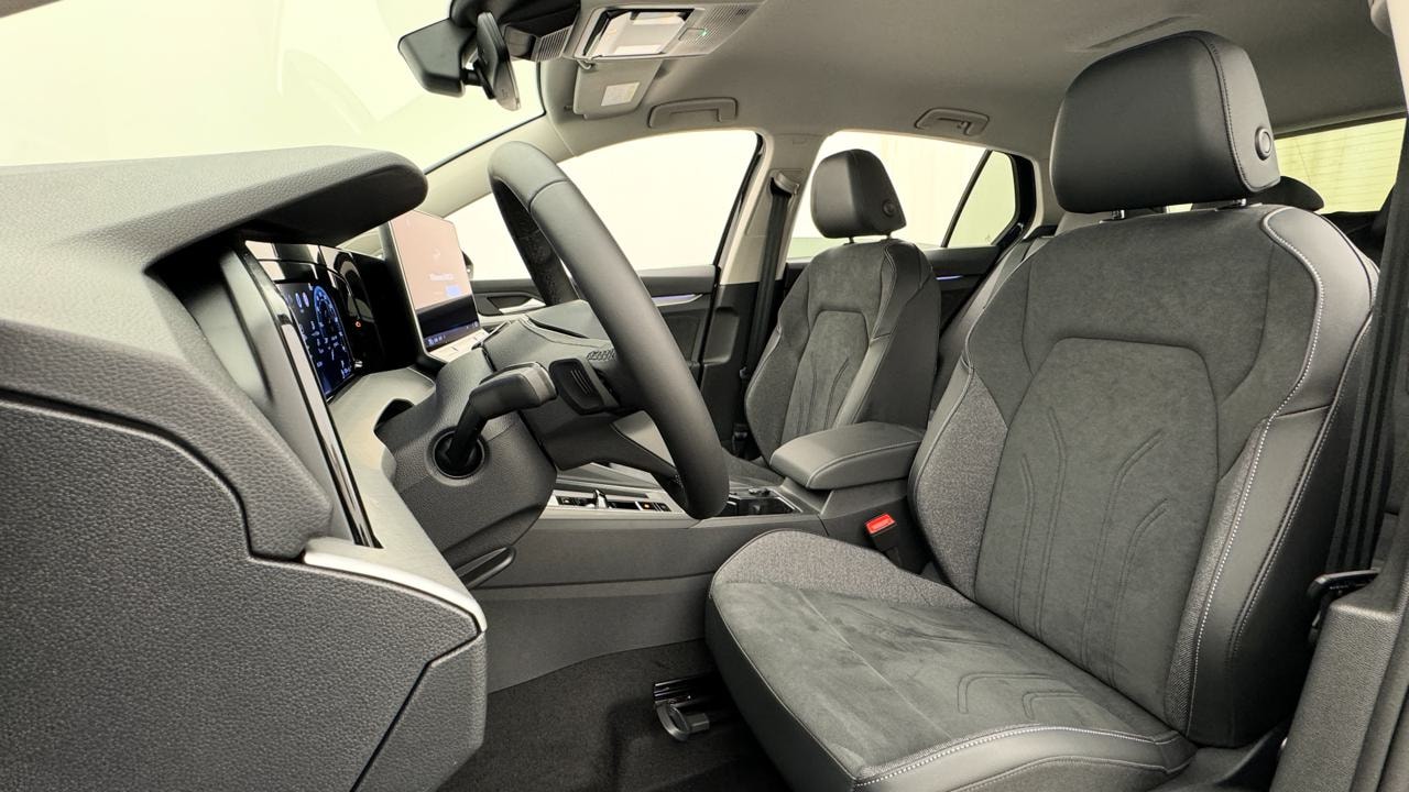 VW Golf 1.5 TSI PHEV Edition-image-4