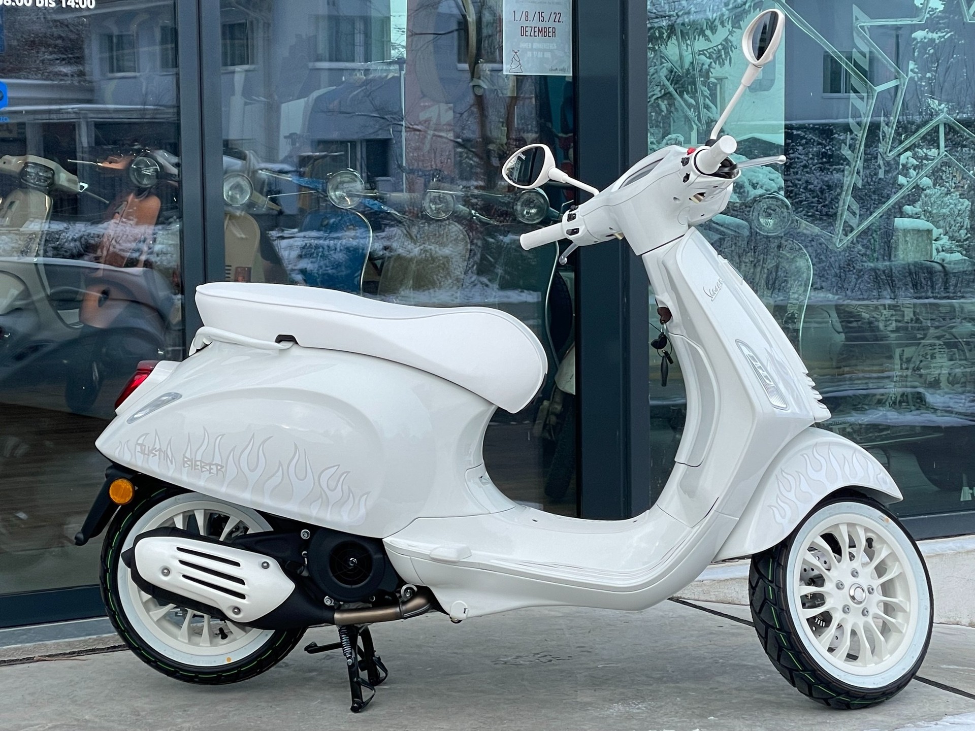 PIAGGIO Vespa 125 Sprint Justin Bieber ABS-image-6