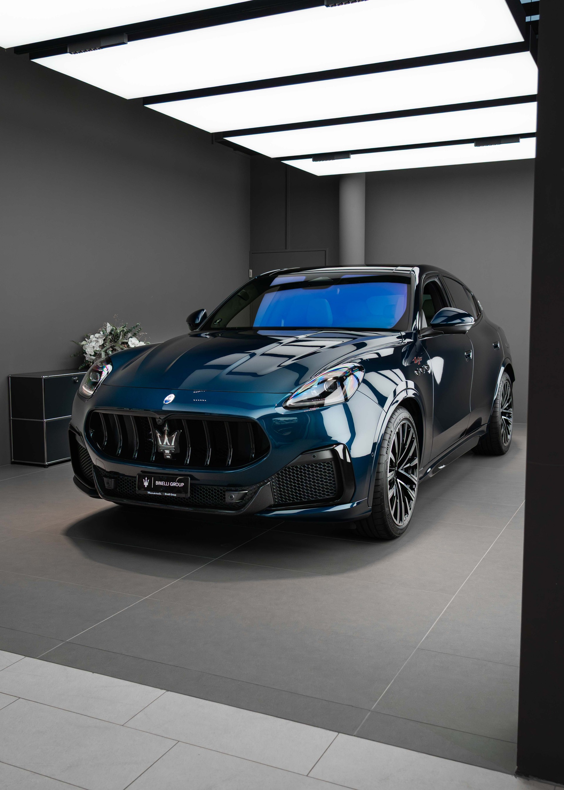 MASERATI Grecale 3.0 Trofeo Automatica - Blu Royale FUORISERIE-showroom-element-1