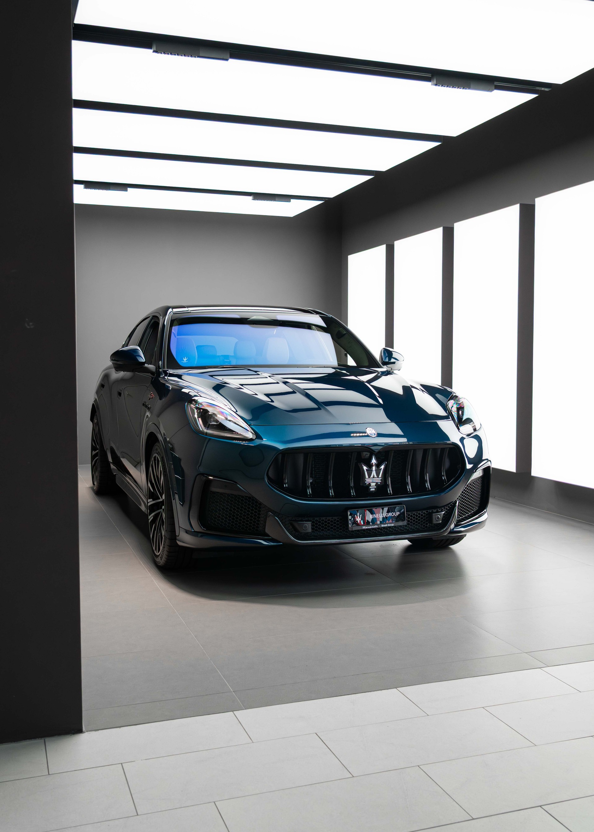 MASERATI Grecale 3.0 Trofeo Automatica - Blu Royale FUORISERIE-showroom-element-2